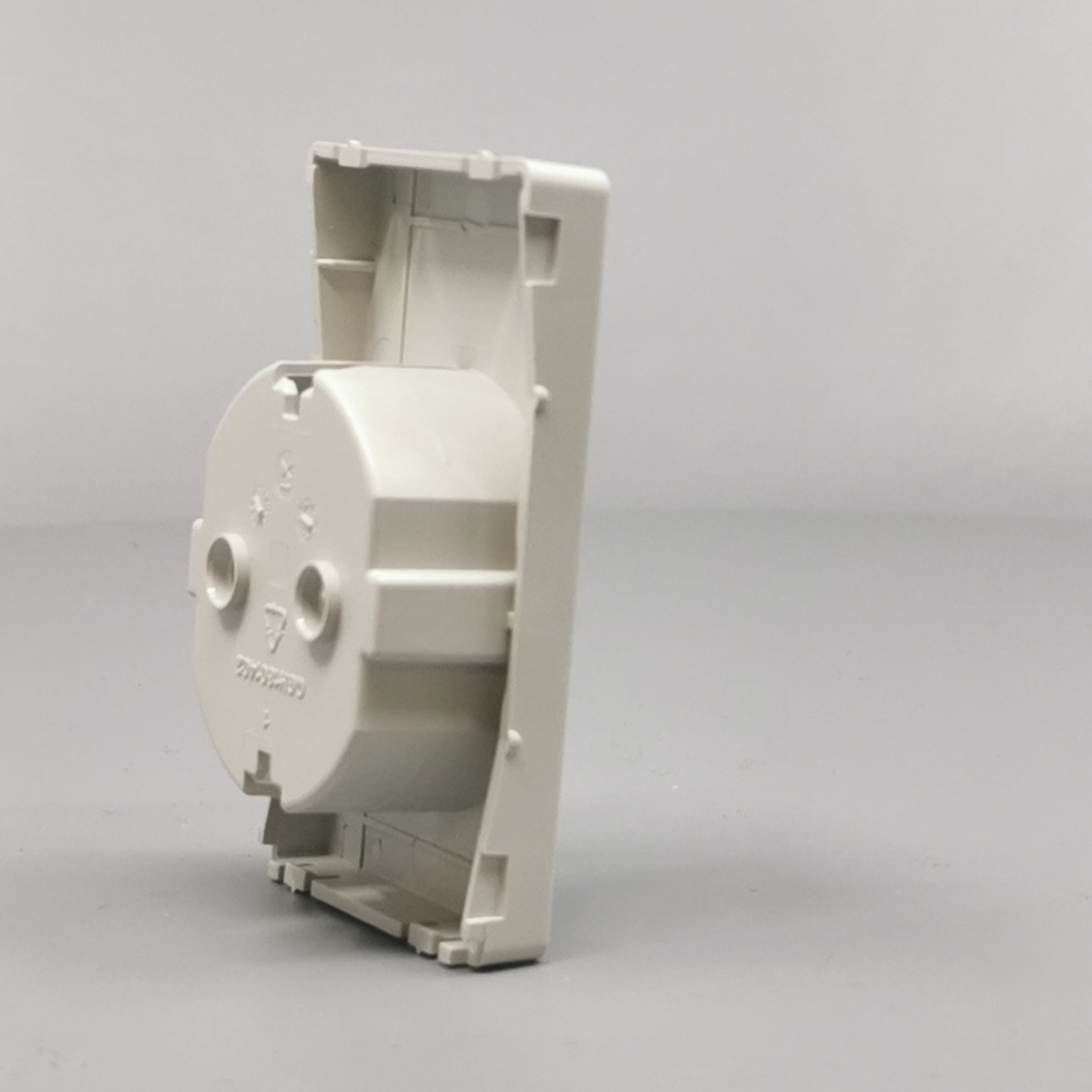 LK Fuga afdækning til 1½m stikkontakt med sidejord - lysegrå