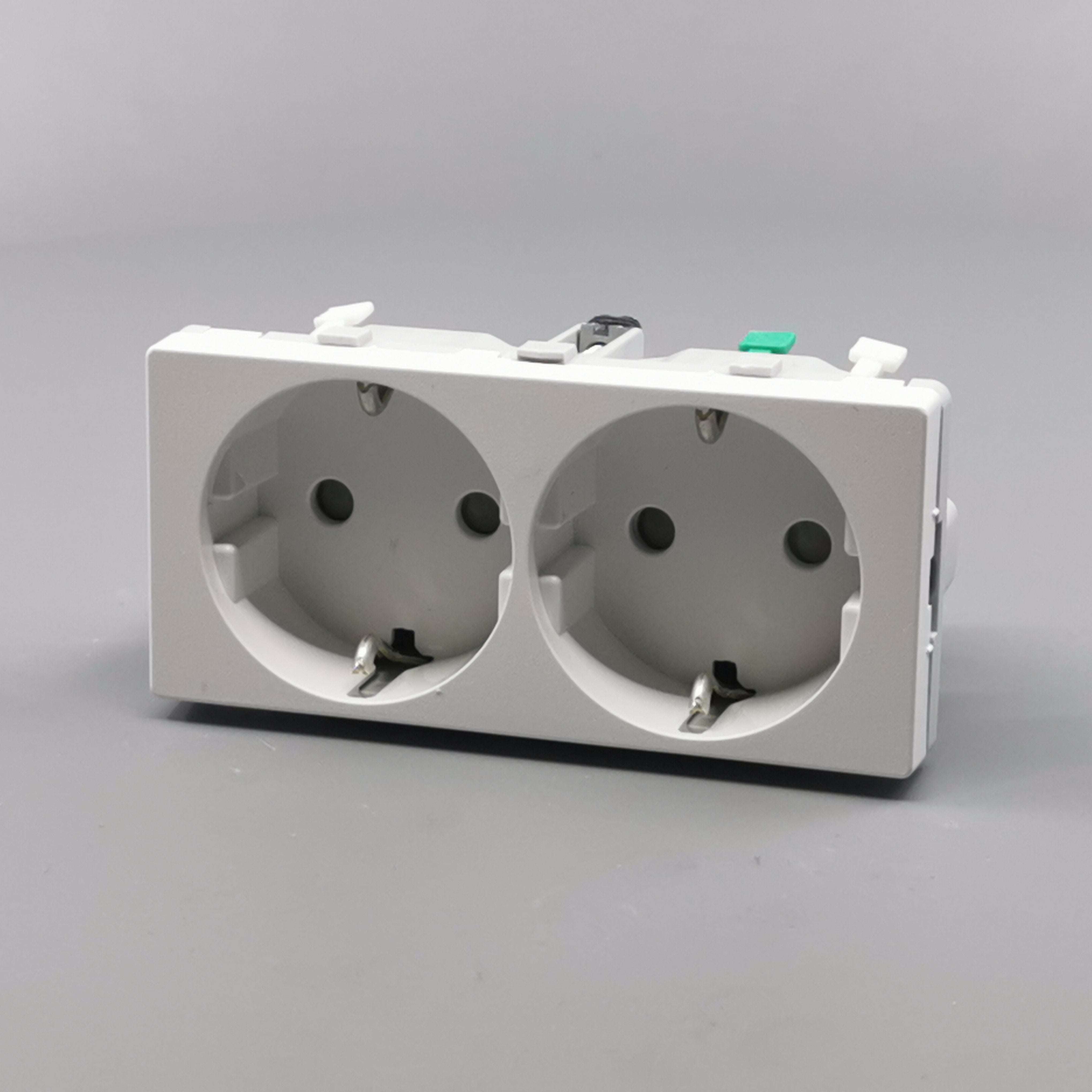 FUGA SIDE JORD DOBBELT STIKKONTAKT 2M HV