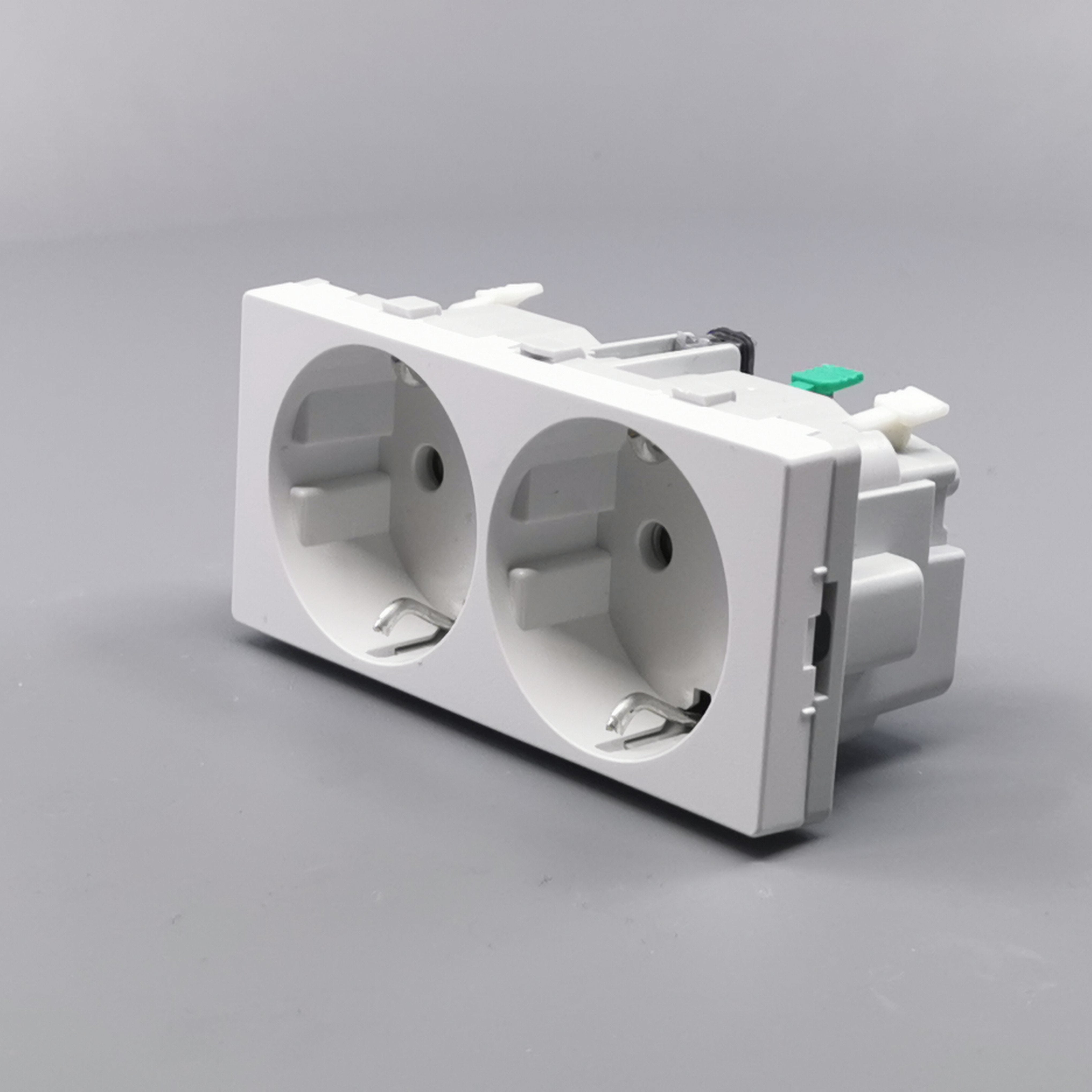 FUGA SIDE JORD DOBBELT STIKKONTAKT 2M HV