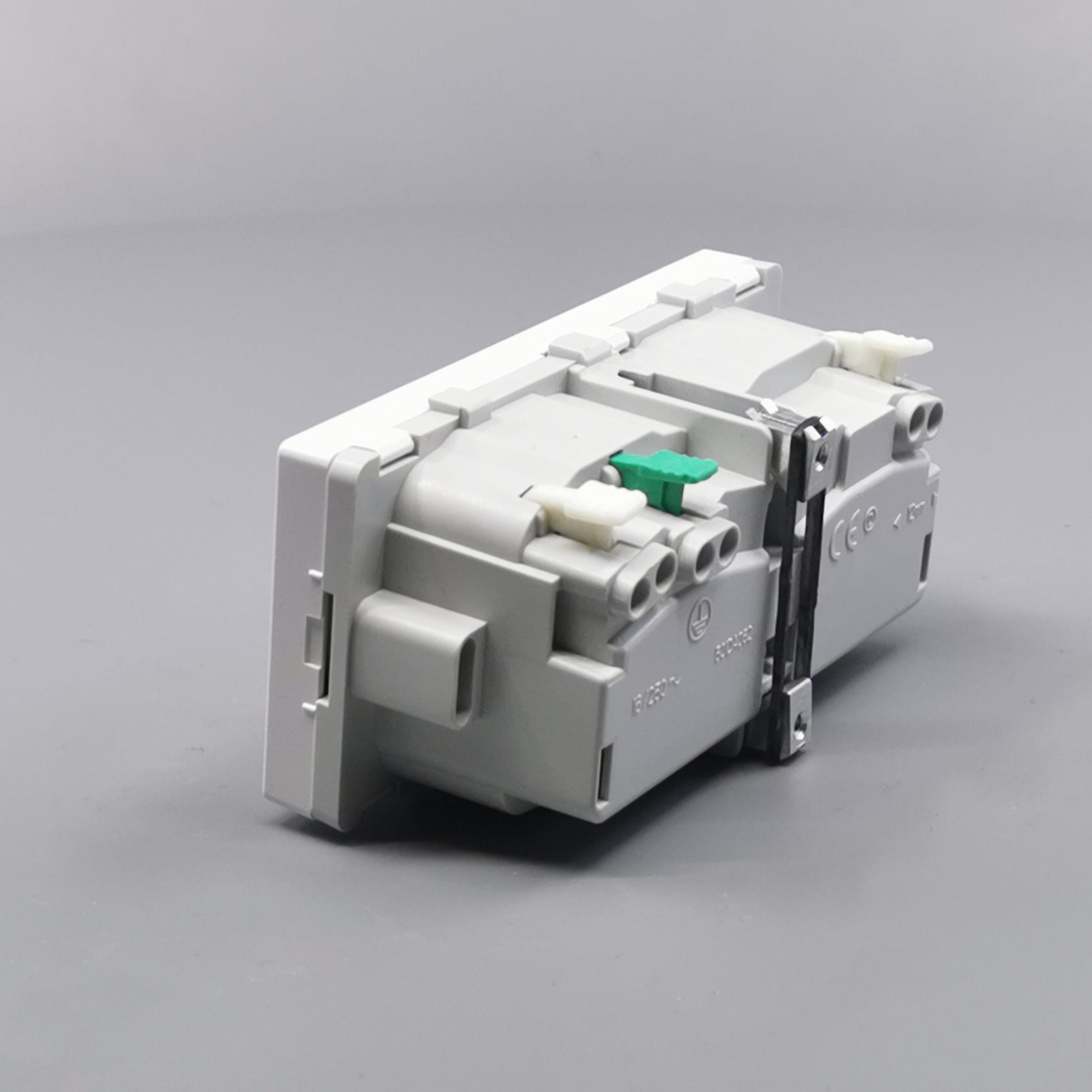 FUGA SIDE JORD DOBBELT STIKKONTAKT 2M HV