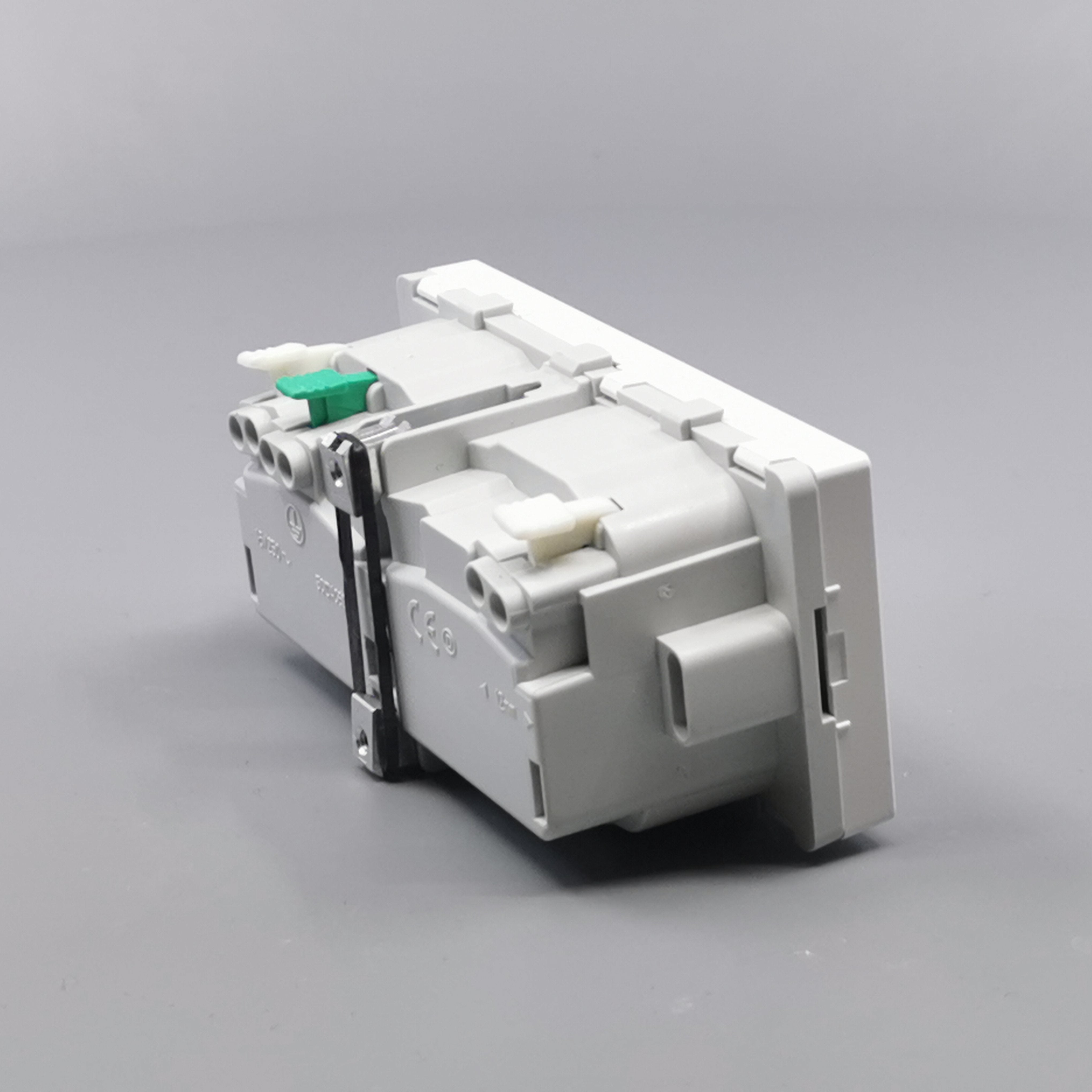 FUGA SIDE JORD DOBBELT STIKKONTAKT 2M HV