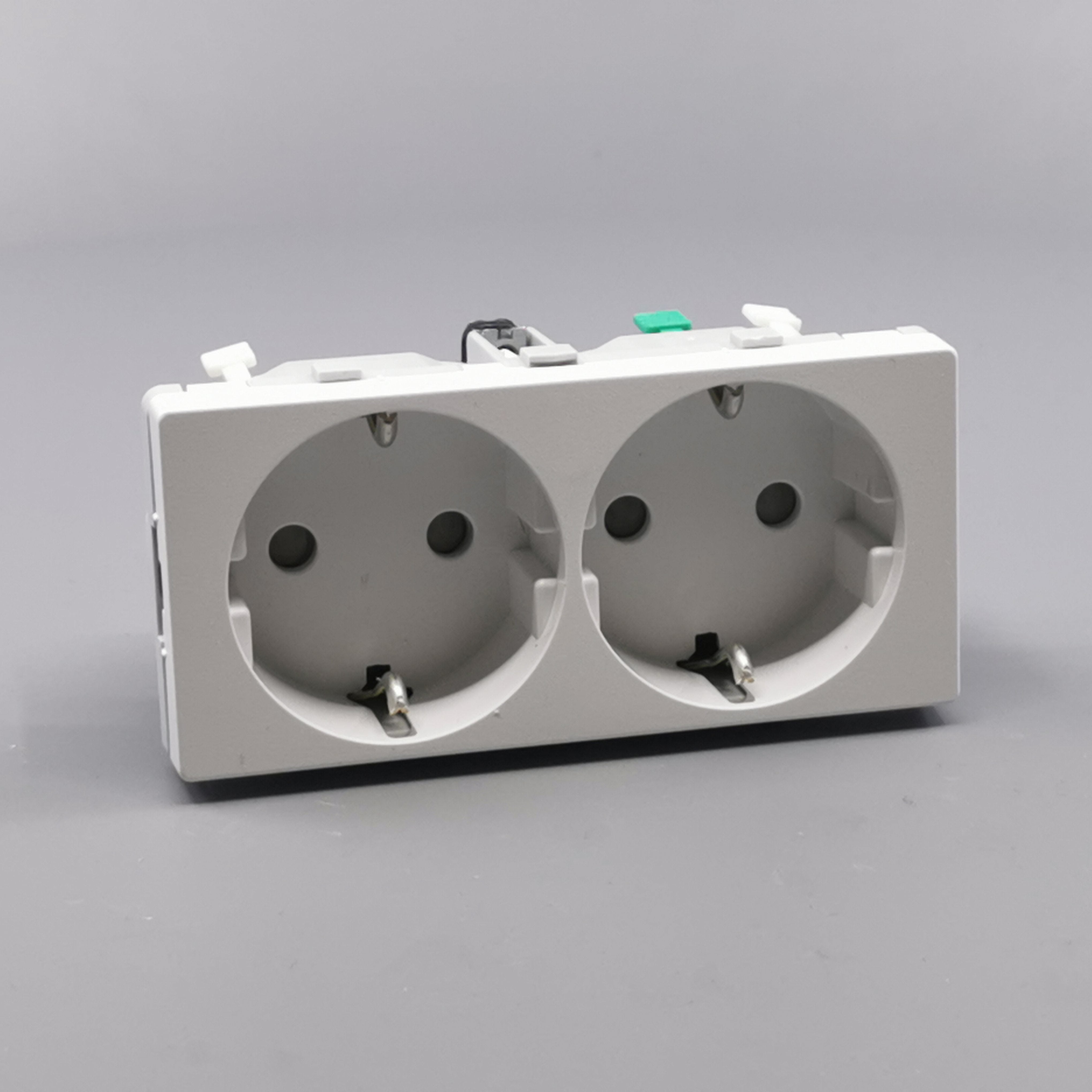 FUGA SIDE JORD DOBBELT STIKKONTAKT 2M HV