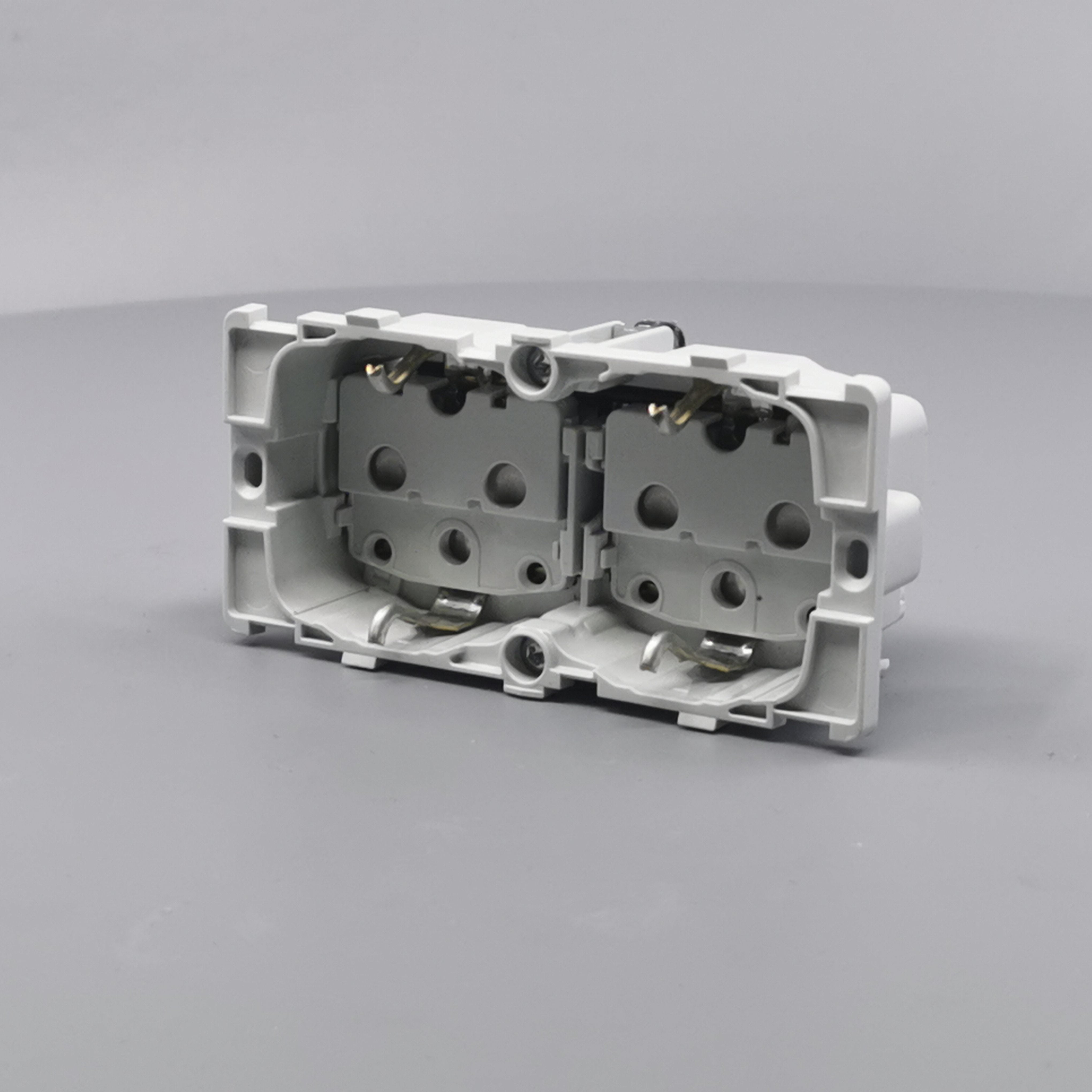 LK Fuga stikkontakt med sidejord 2m - uden afdækning