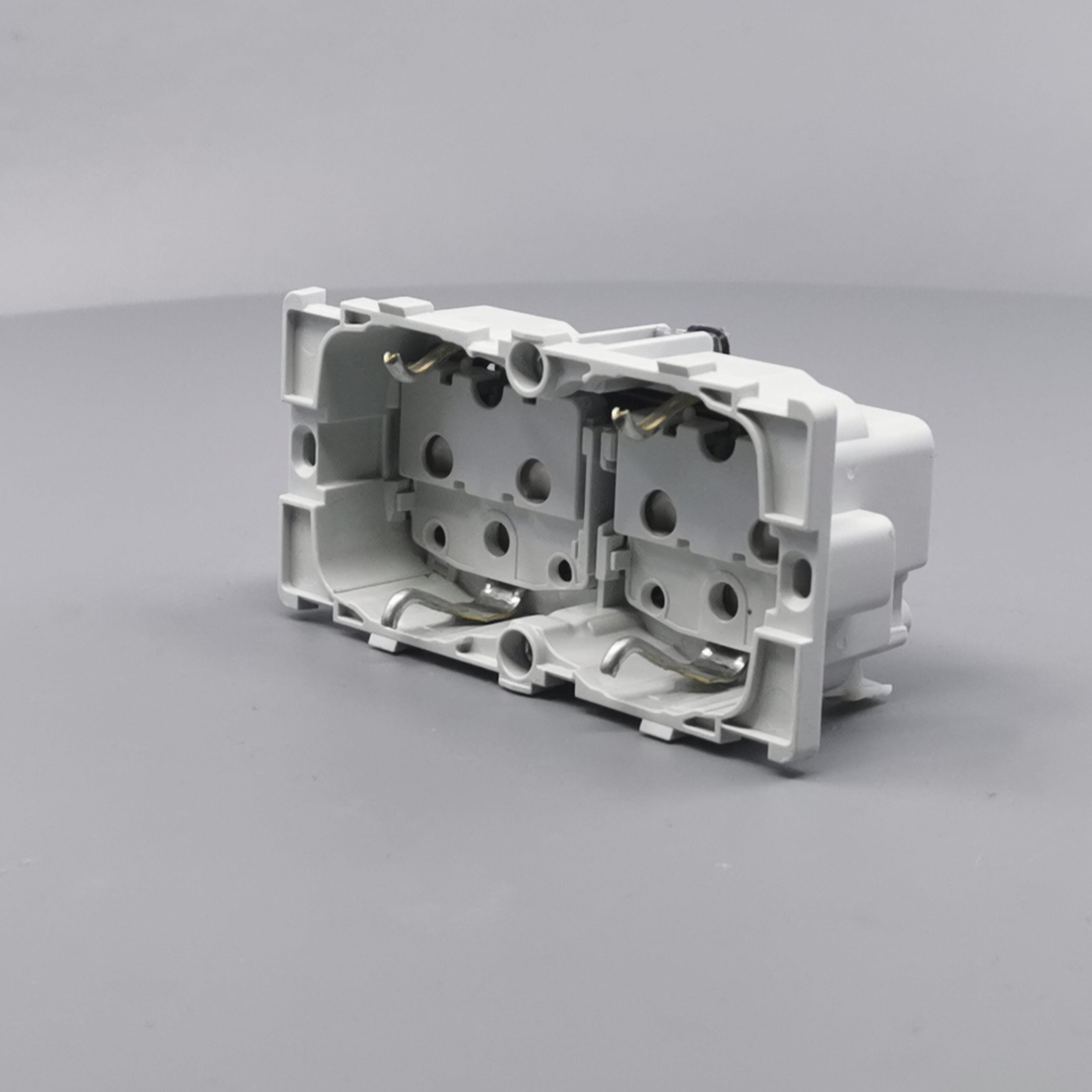 LK Fuga stikkontakt med sidejord 2m - uden afdækning