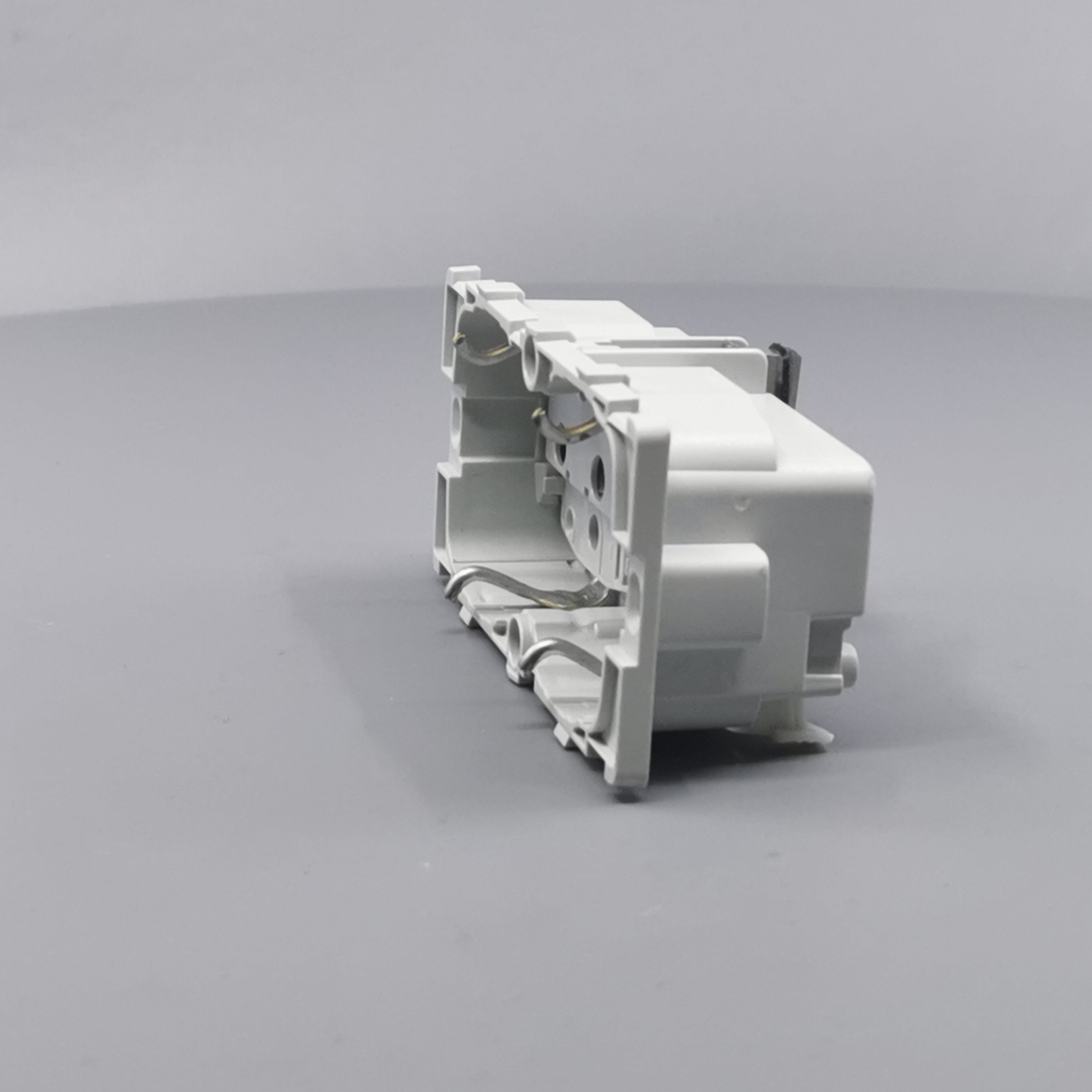 LK Fuga stikkontakt med sidejord 2m - uden afdækning