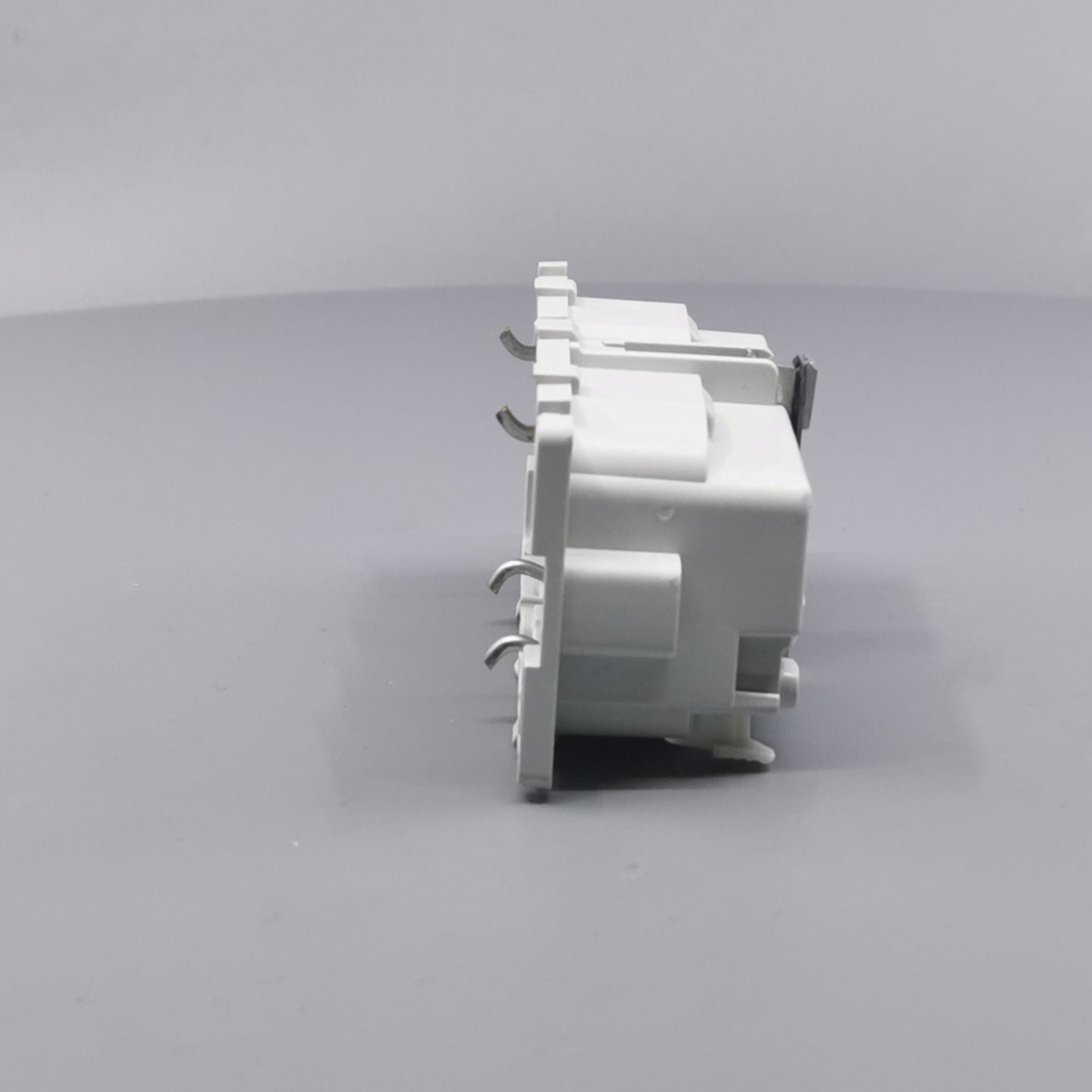 LK Fuga stikkontakt med sidejord 2m - uden afdækning