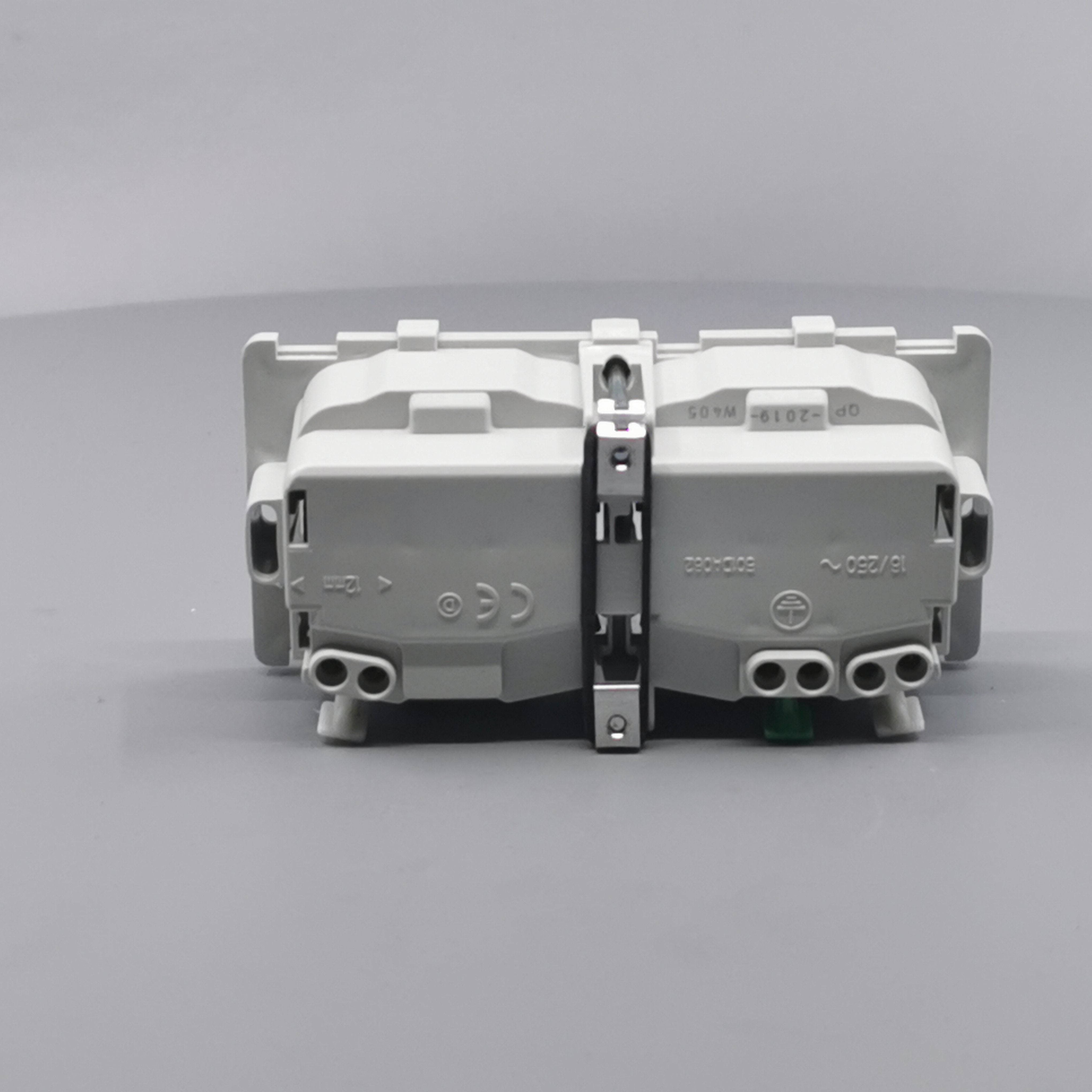 LK Fuga stikkontakt med sidejord 2m - uden afdækning