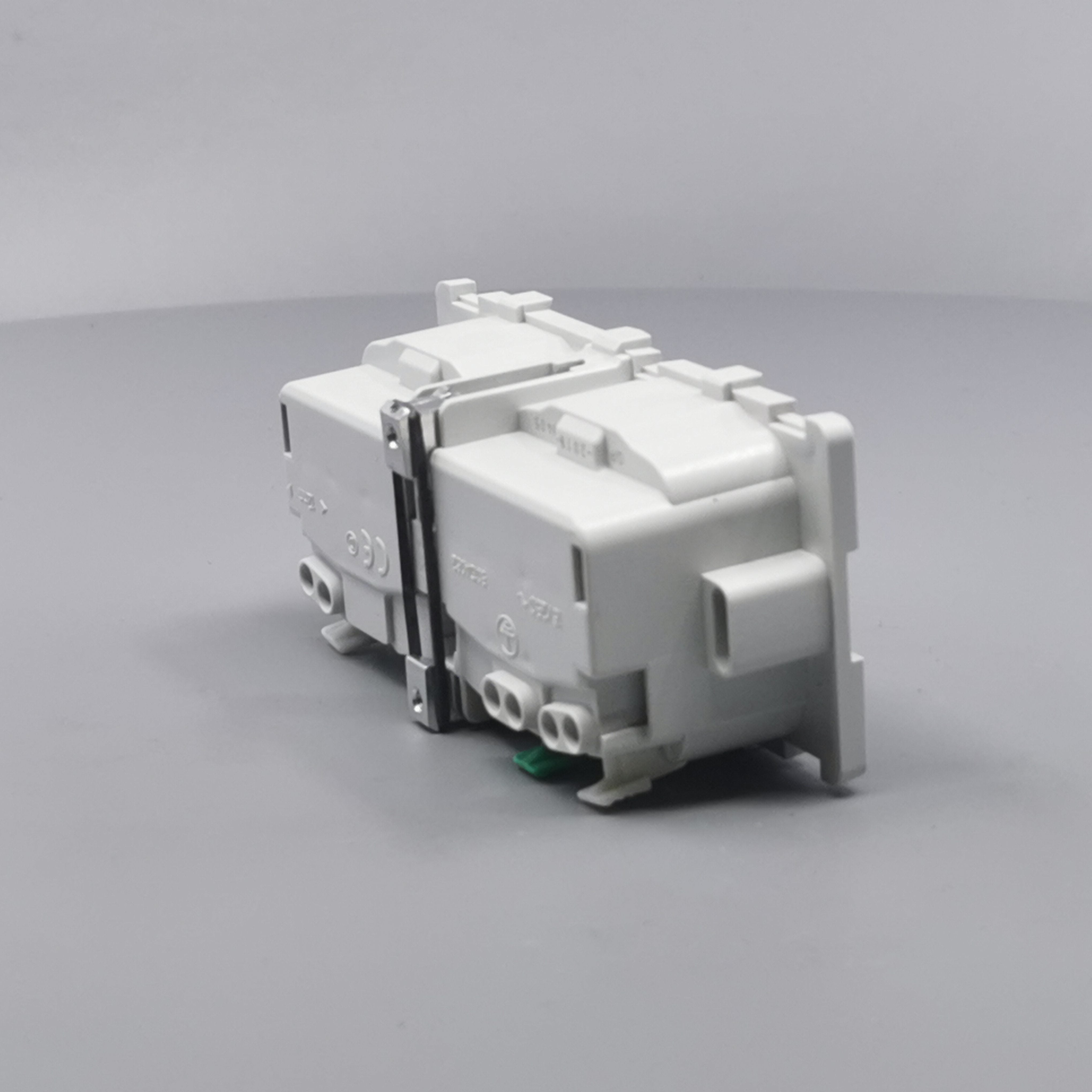 LK Fuga stikkontakt med sidejord 2m - uden afdækning