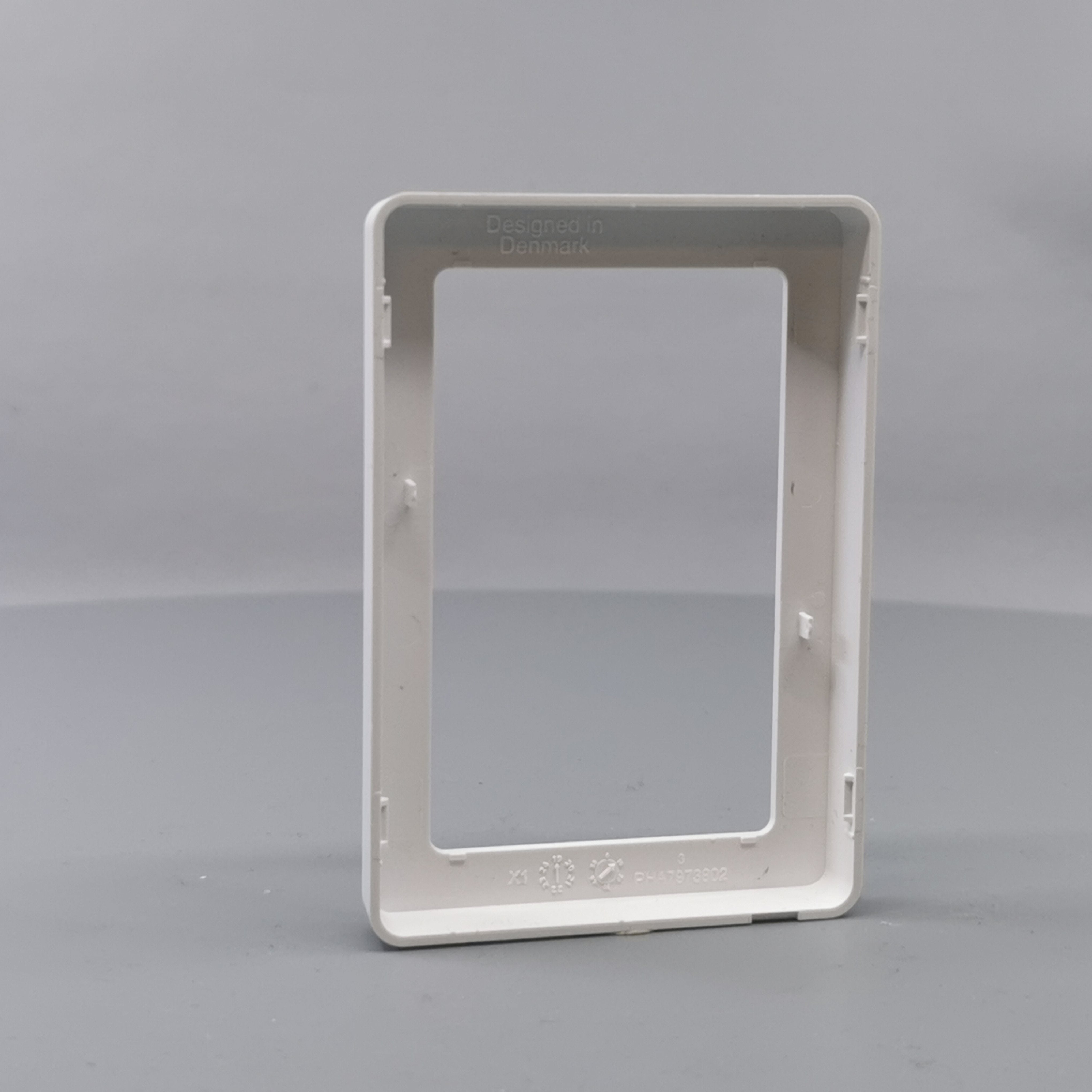 LK Fuga ramme BASE 63 2m - hvid