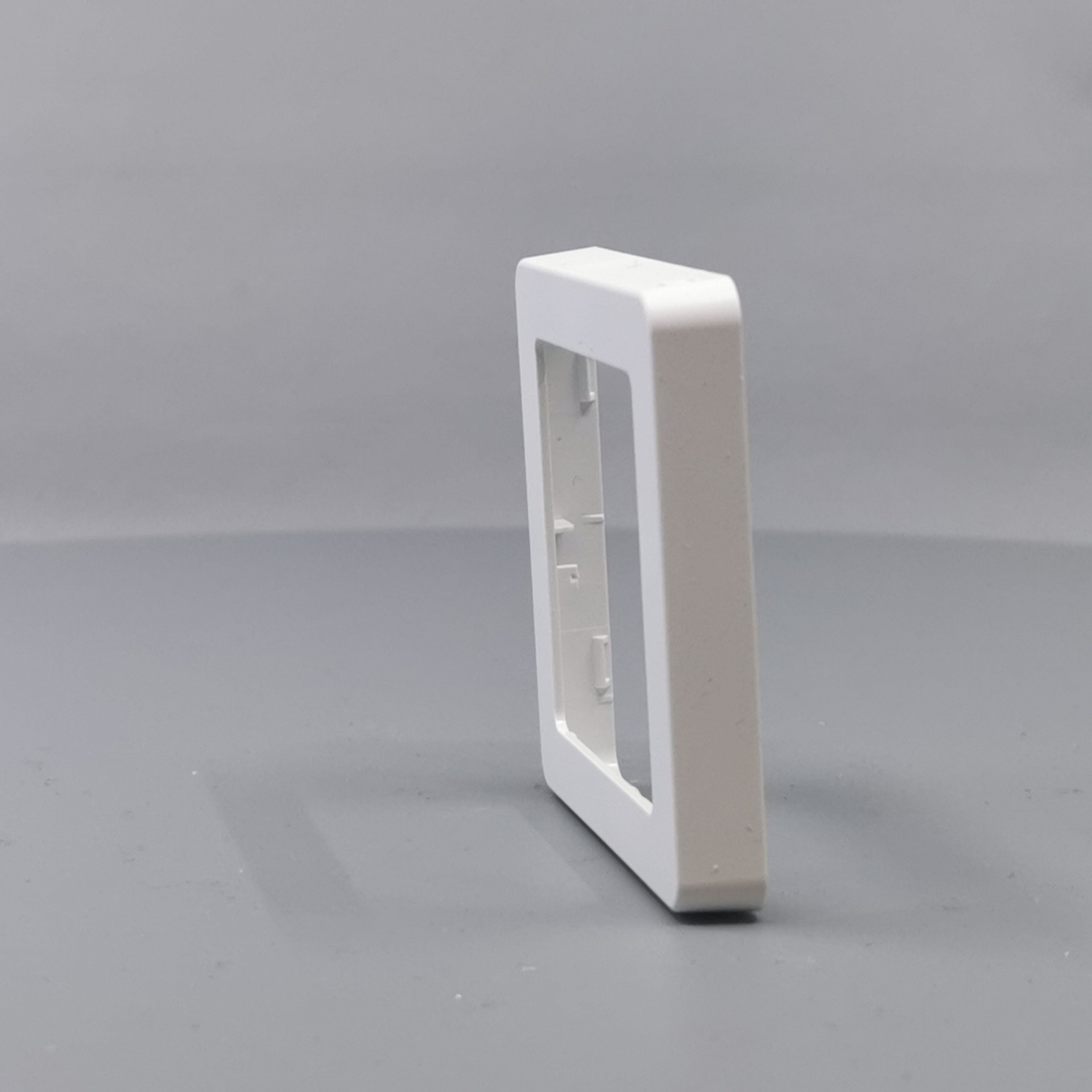 LK Fuga ramme BASE 63 1m - hvid