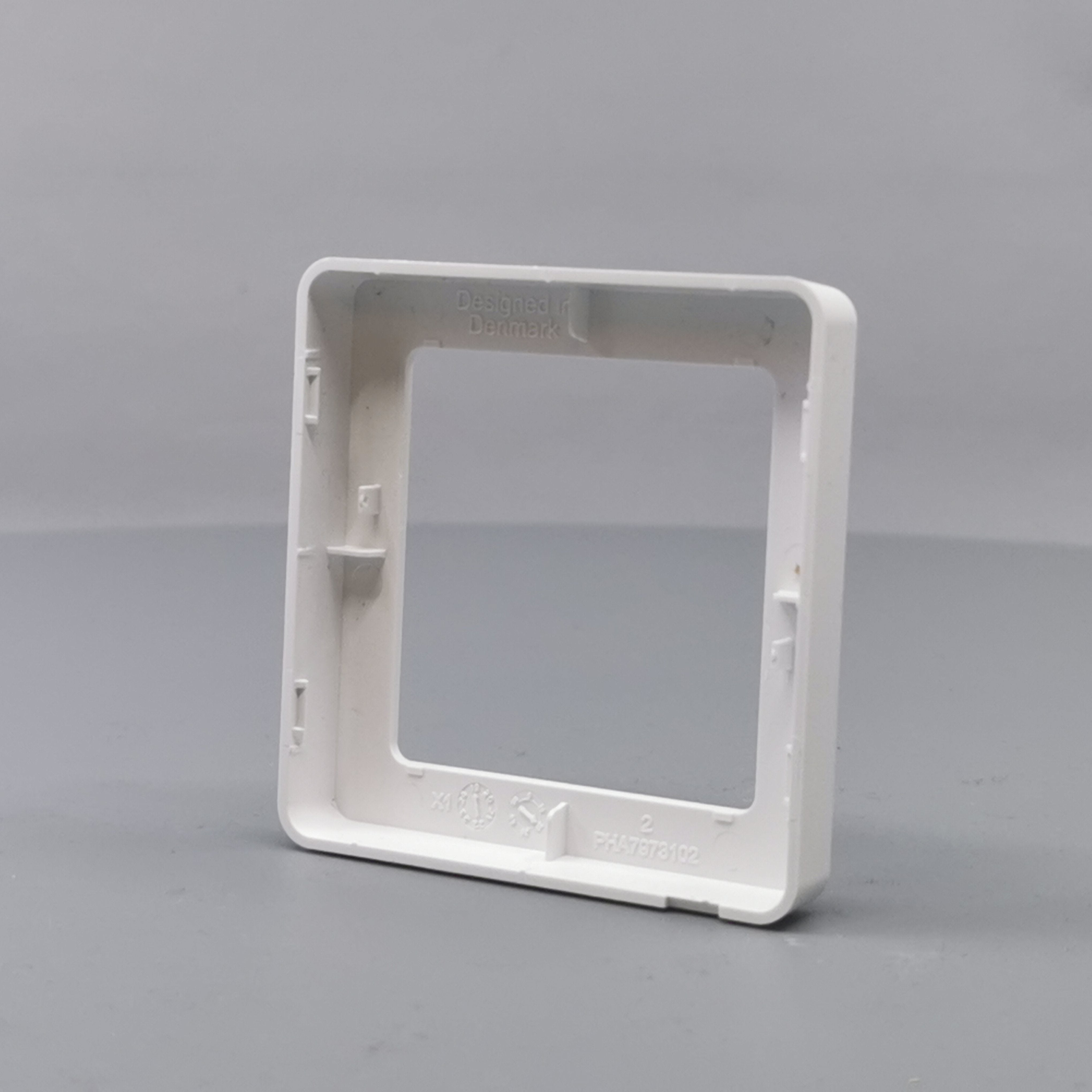 LK Fuga ramme BASE 63 1m - hvid