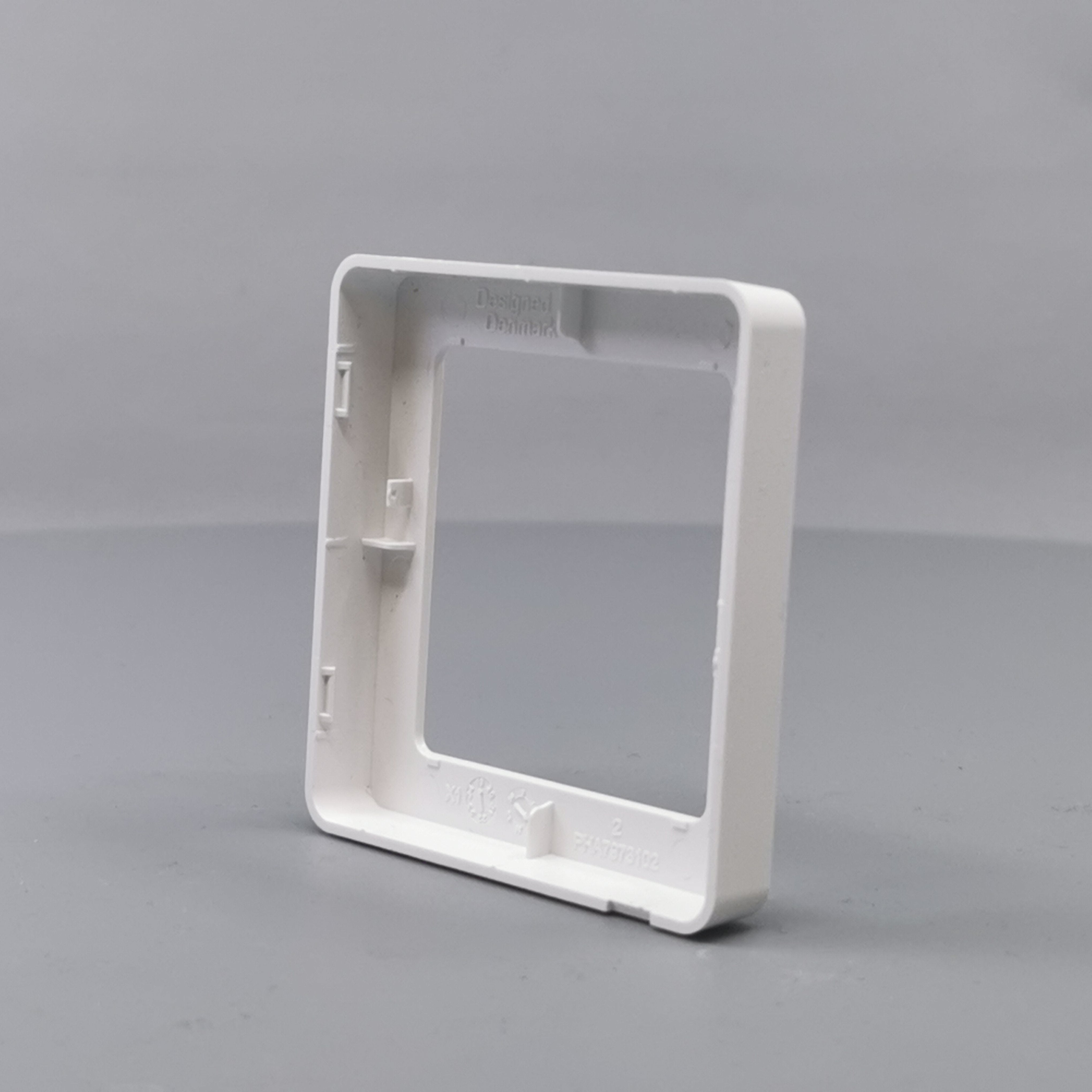 LK Fuga ramme BASE 63 1m - hvid