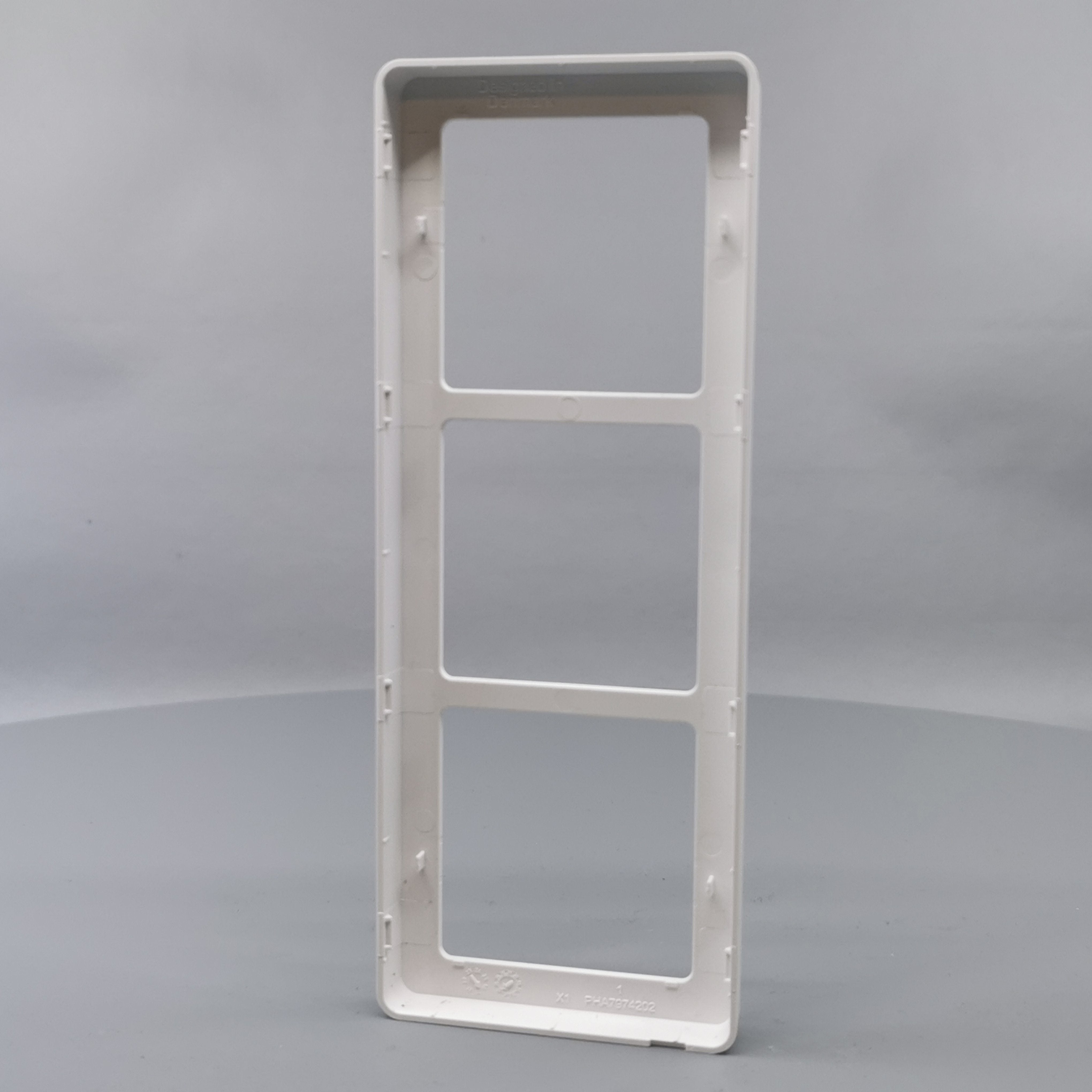 LK Fuga ramme BASE 63 3x1m - hvid