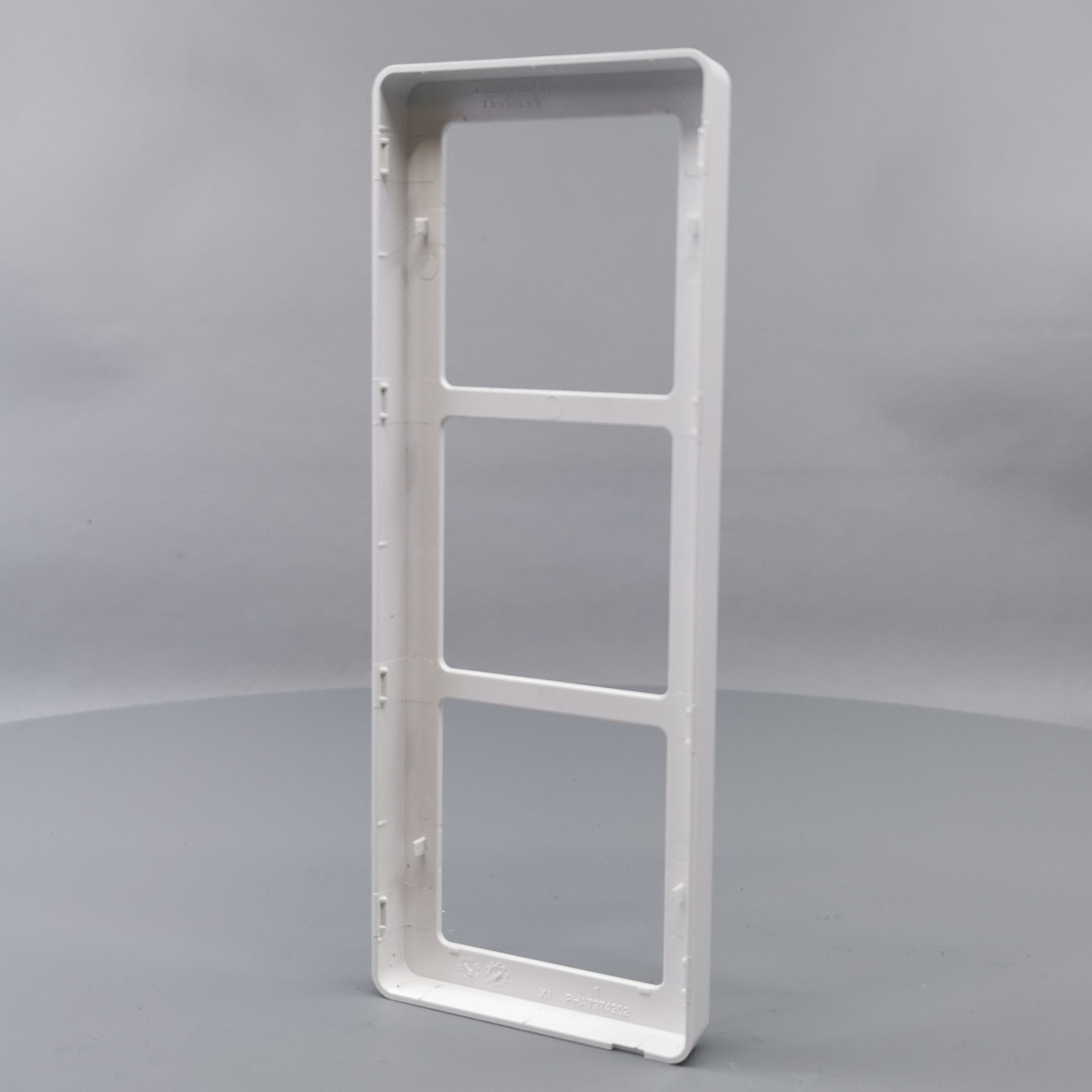 LK Fuga ramme BASE 63 3x1m - hvid