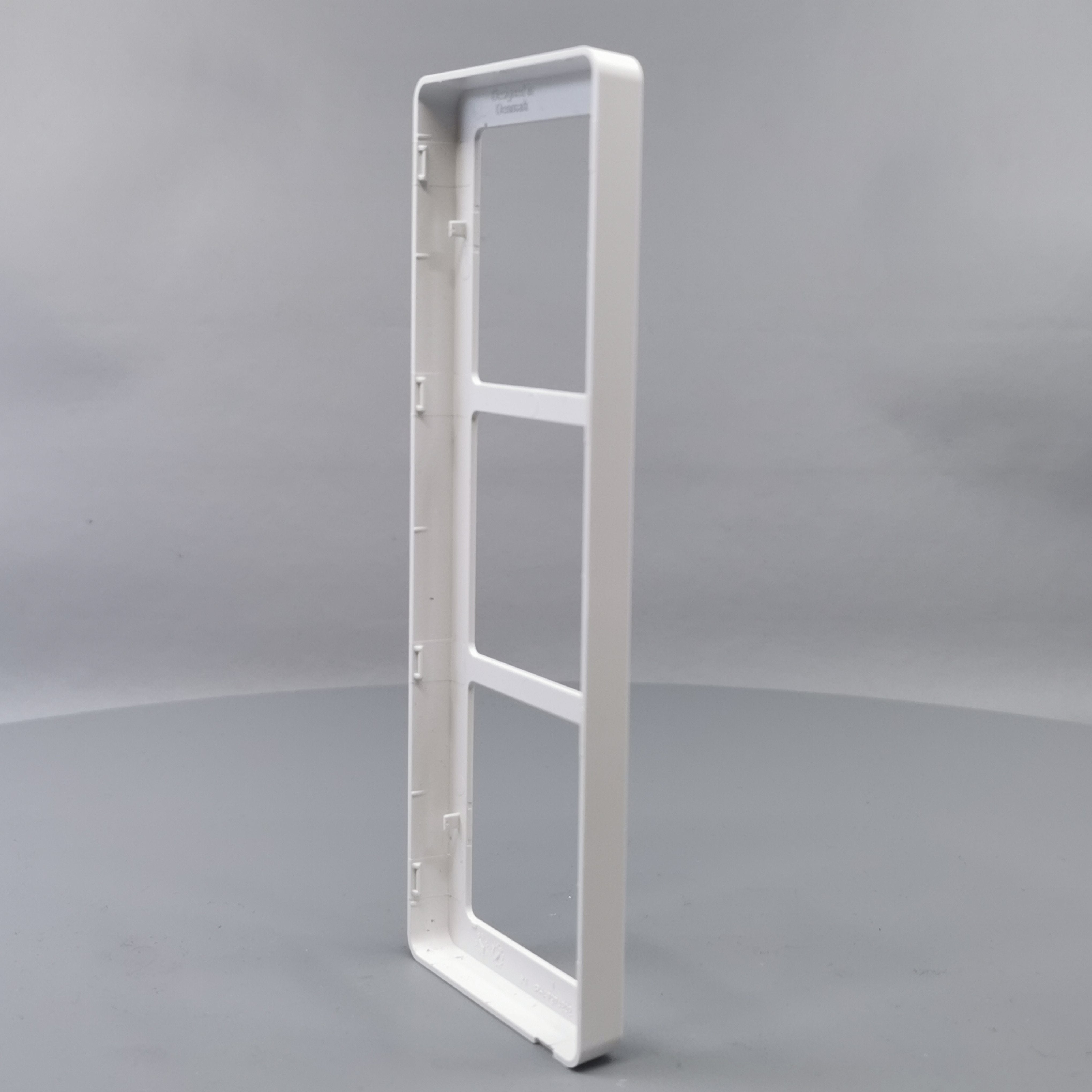 LK Fuga ramme BASE 63 3x1m - hvid