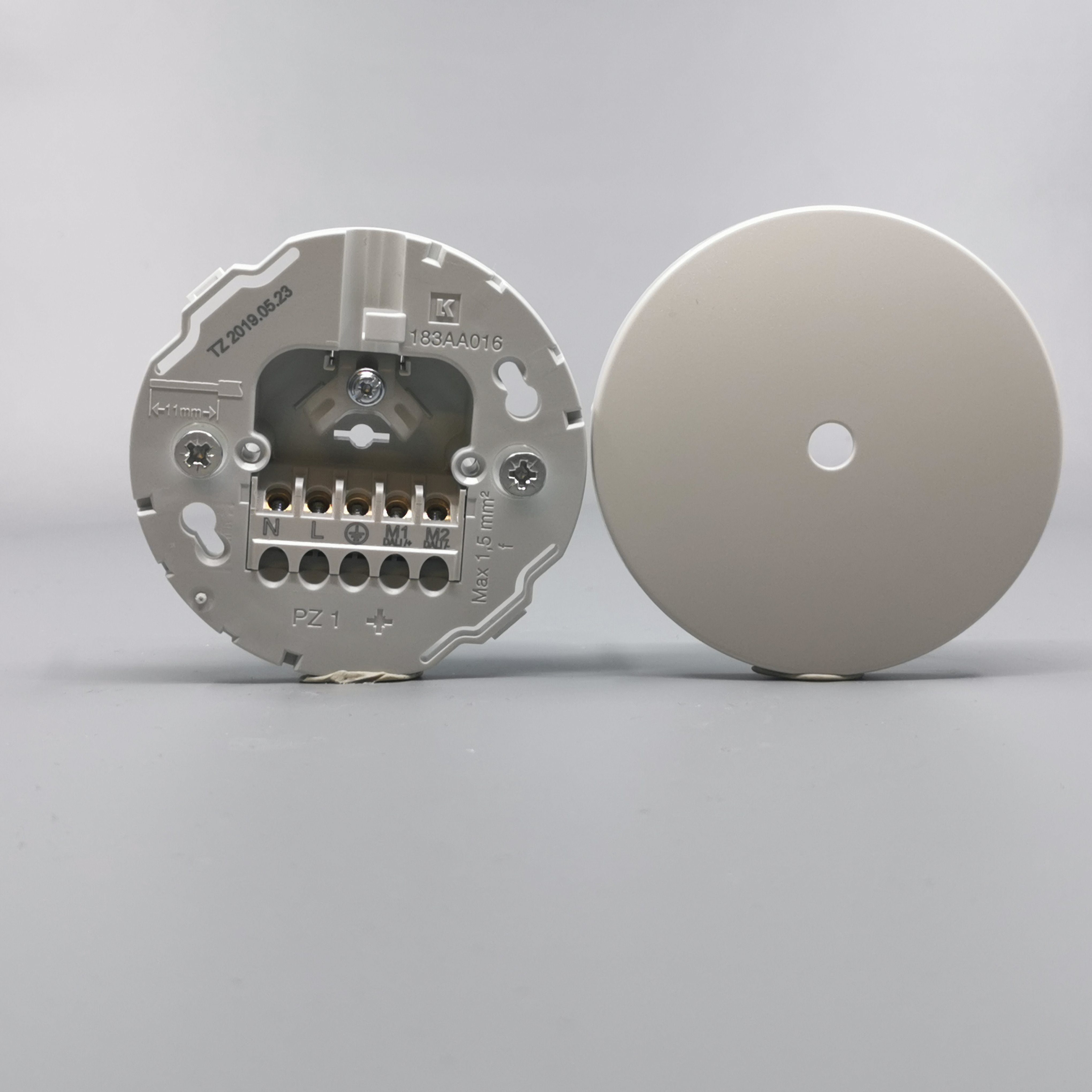 Lampeudtag Ø83mm. 5P Lysegrå (Ny model)