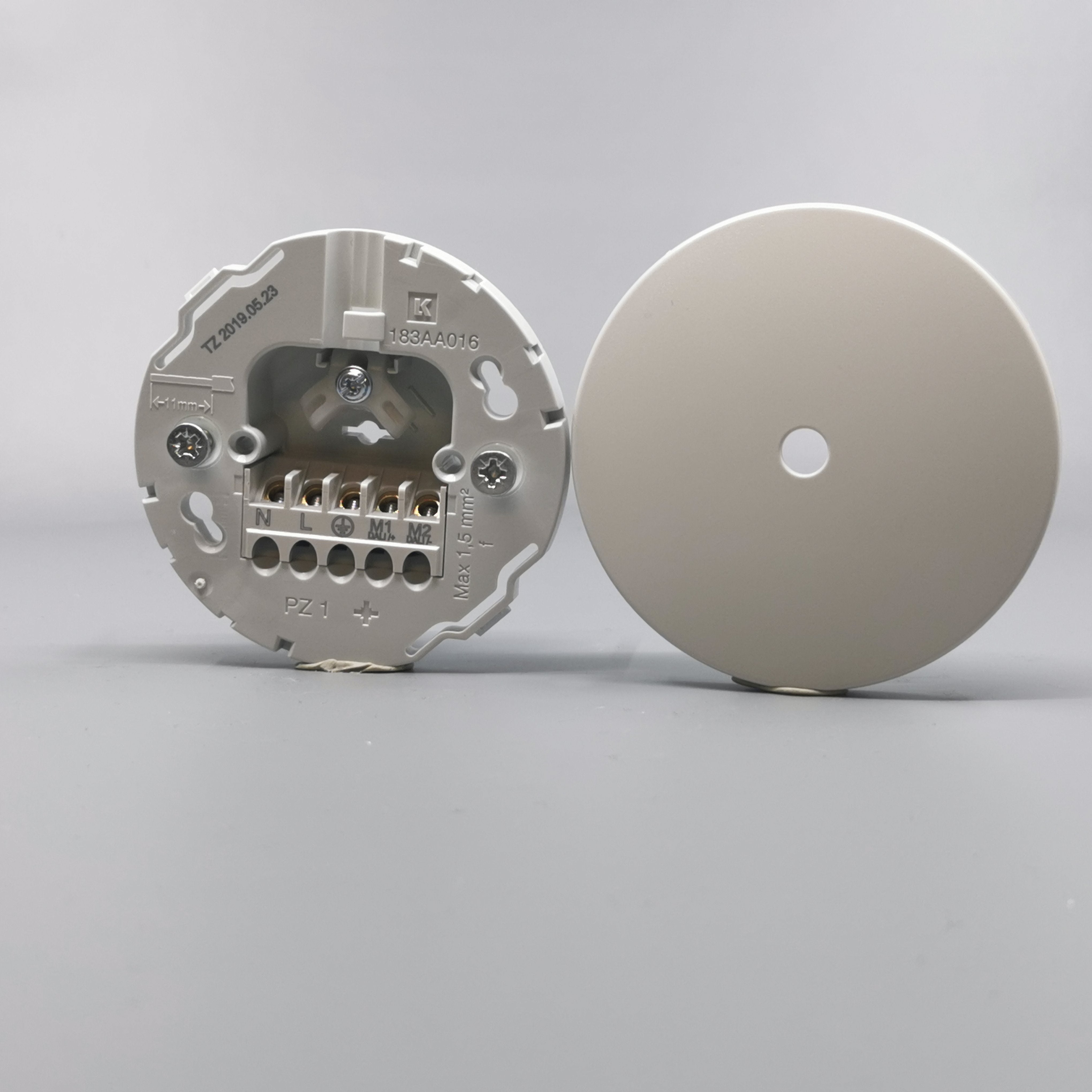 Lampeudtag Ø83mm. 5P Lysegrå (Ny model)