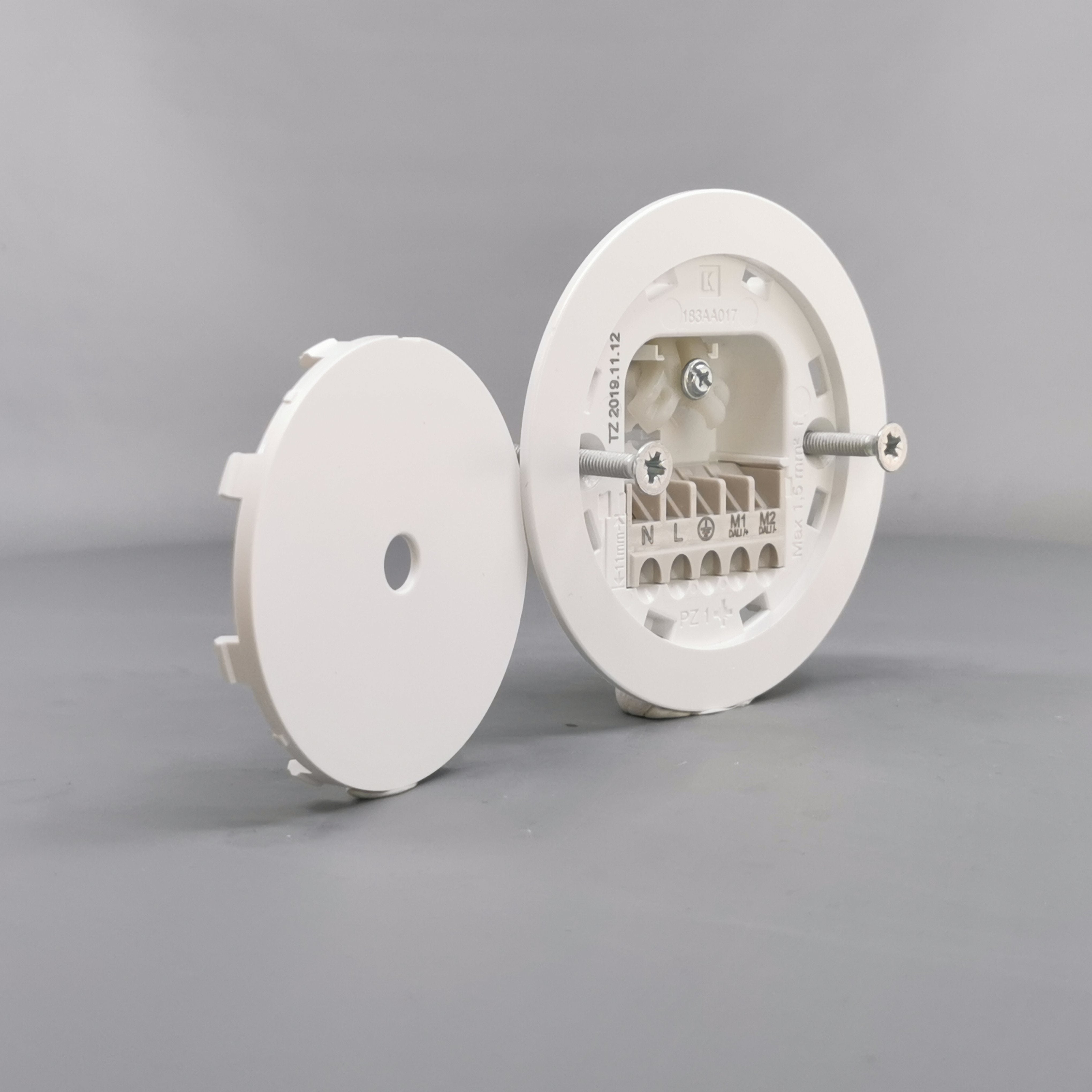 Lampeudtag Ø84mm. 5P Planforsænket Hvid (Ny model)