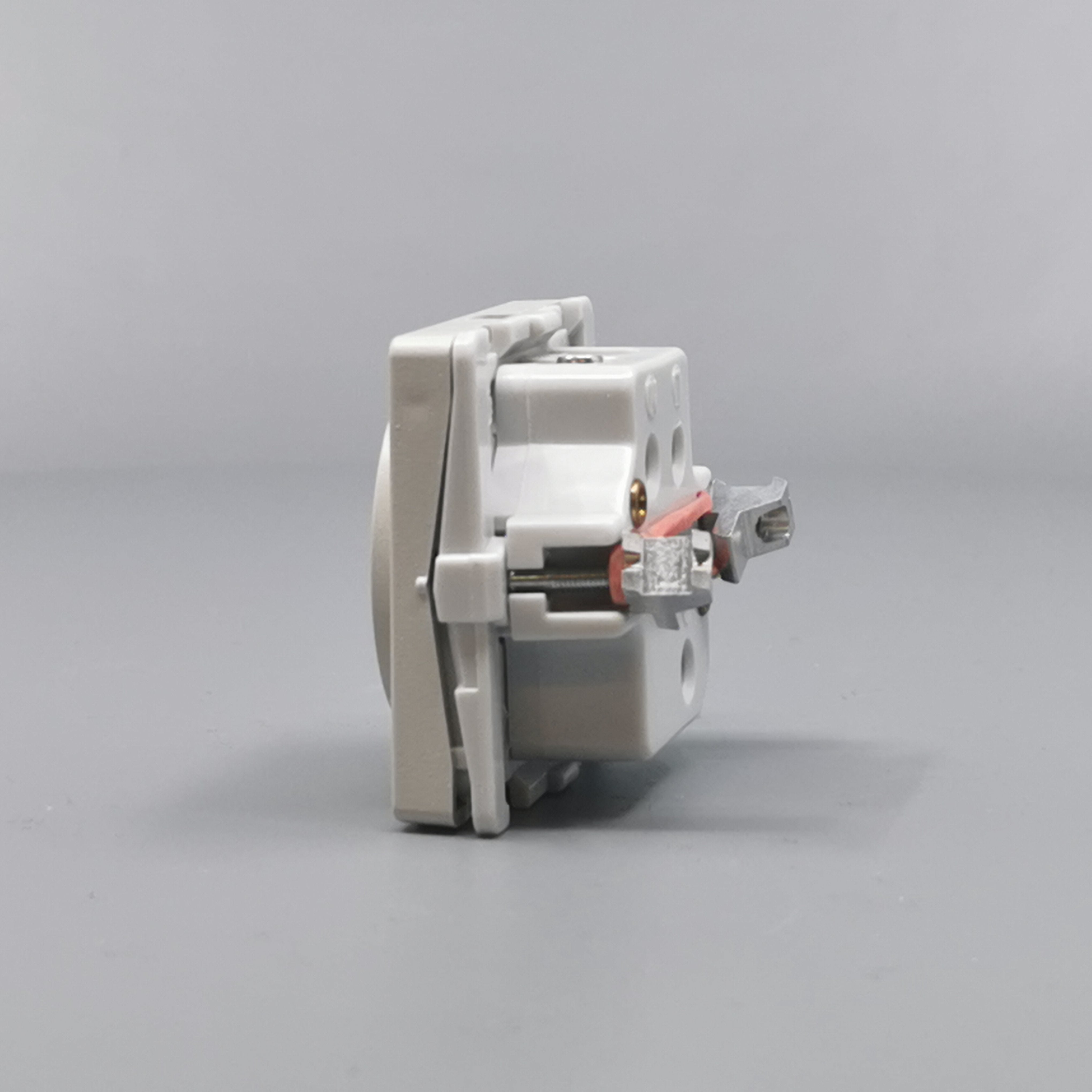 Fuga Lampestikkontakt med jord 50x50 lysegrå