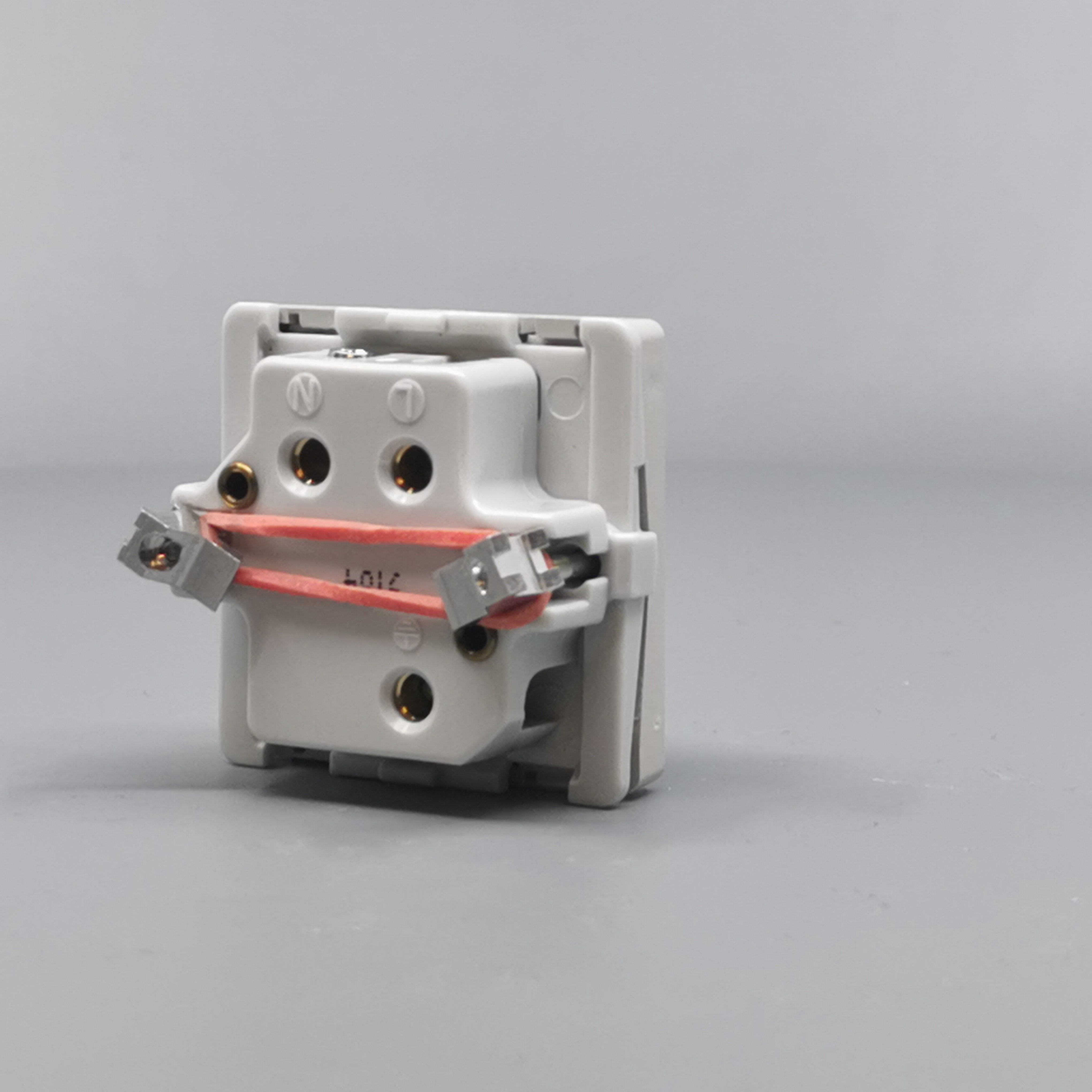 Fuga Lampestikkontakt med jord 50x50 lysegrå