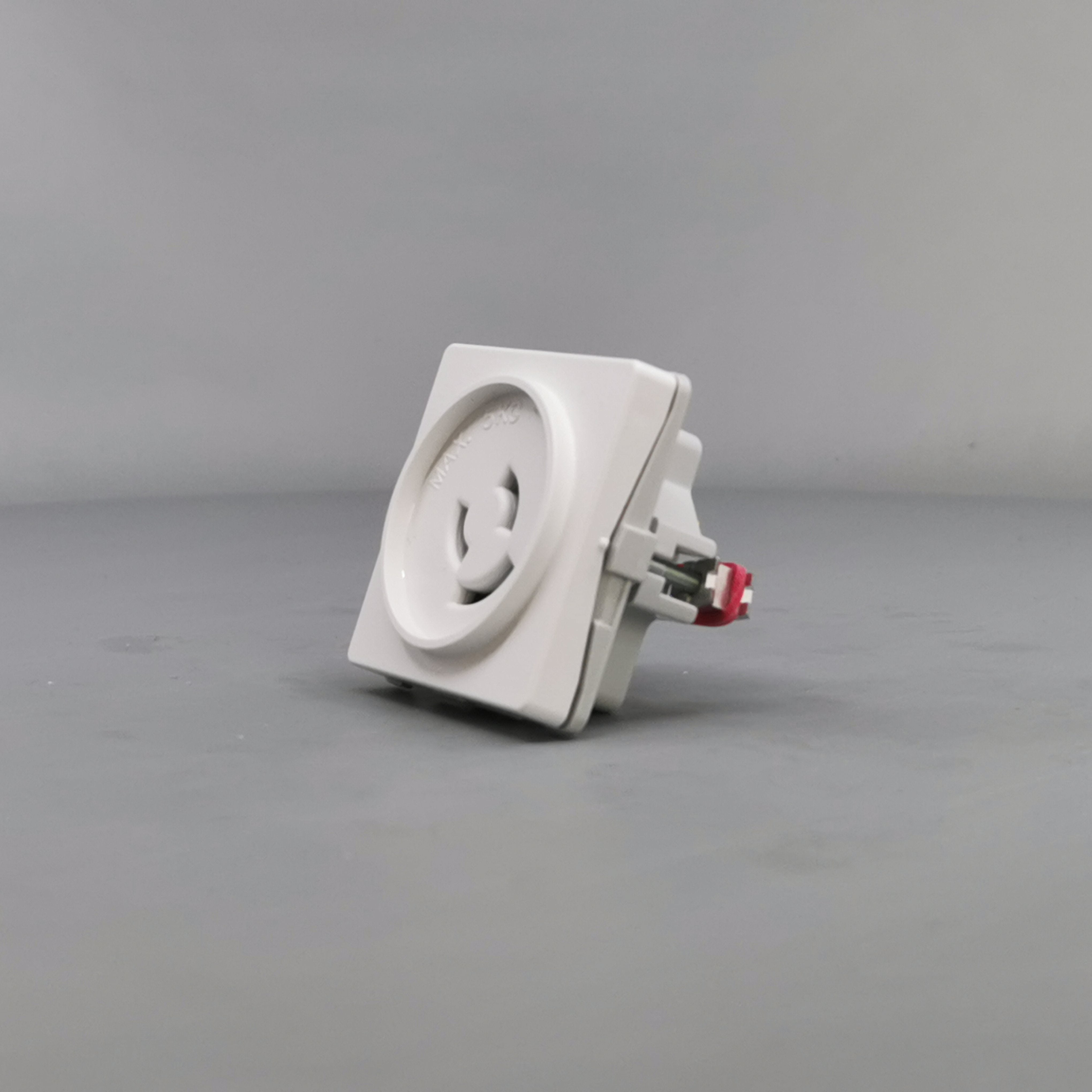 Fuga Lampestikkontakt med jord 50x50 hvid