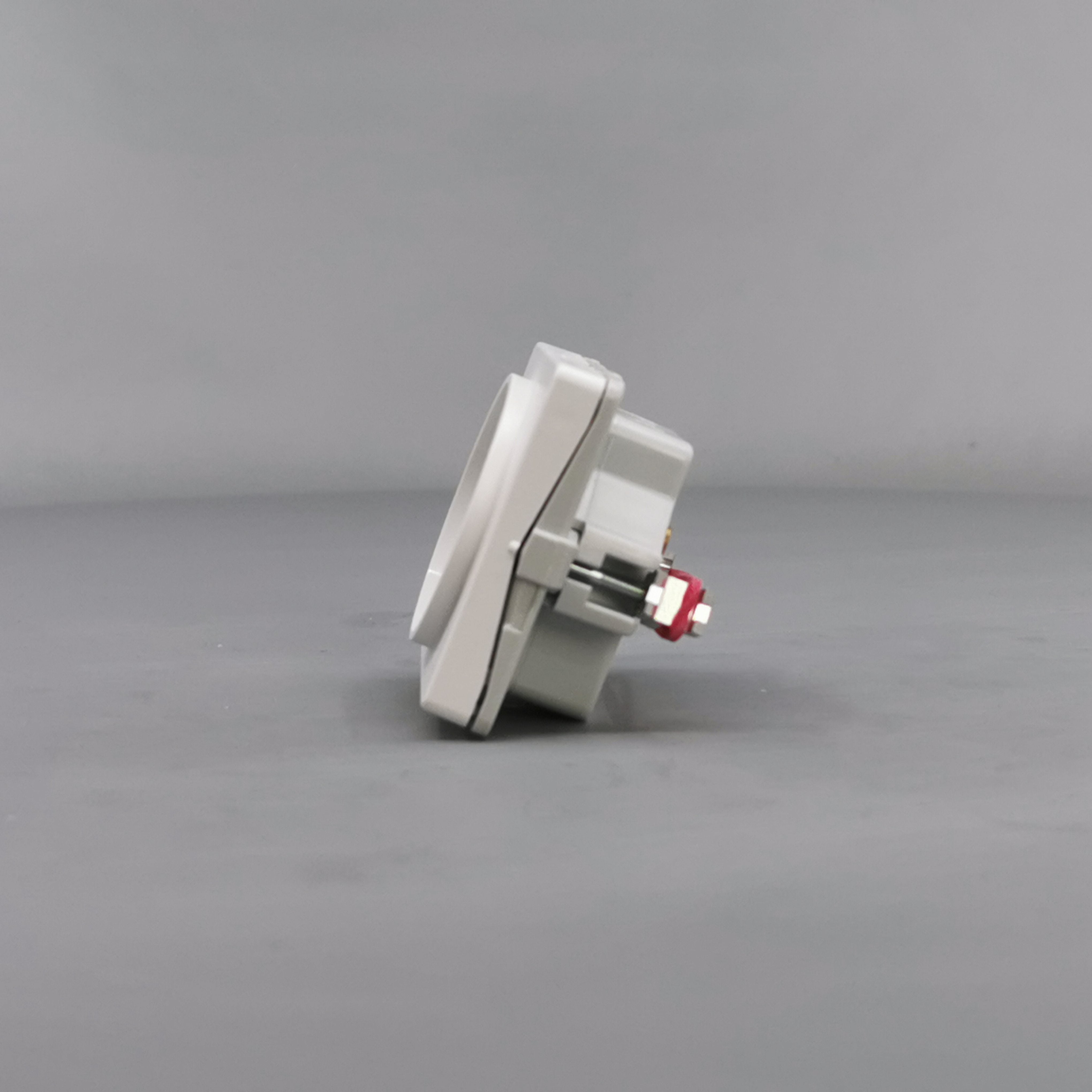 Fuga Lampestikkontakt med jord 50x50 hvid