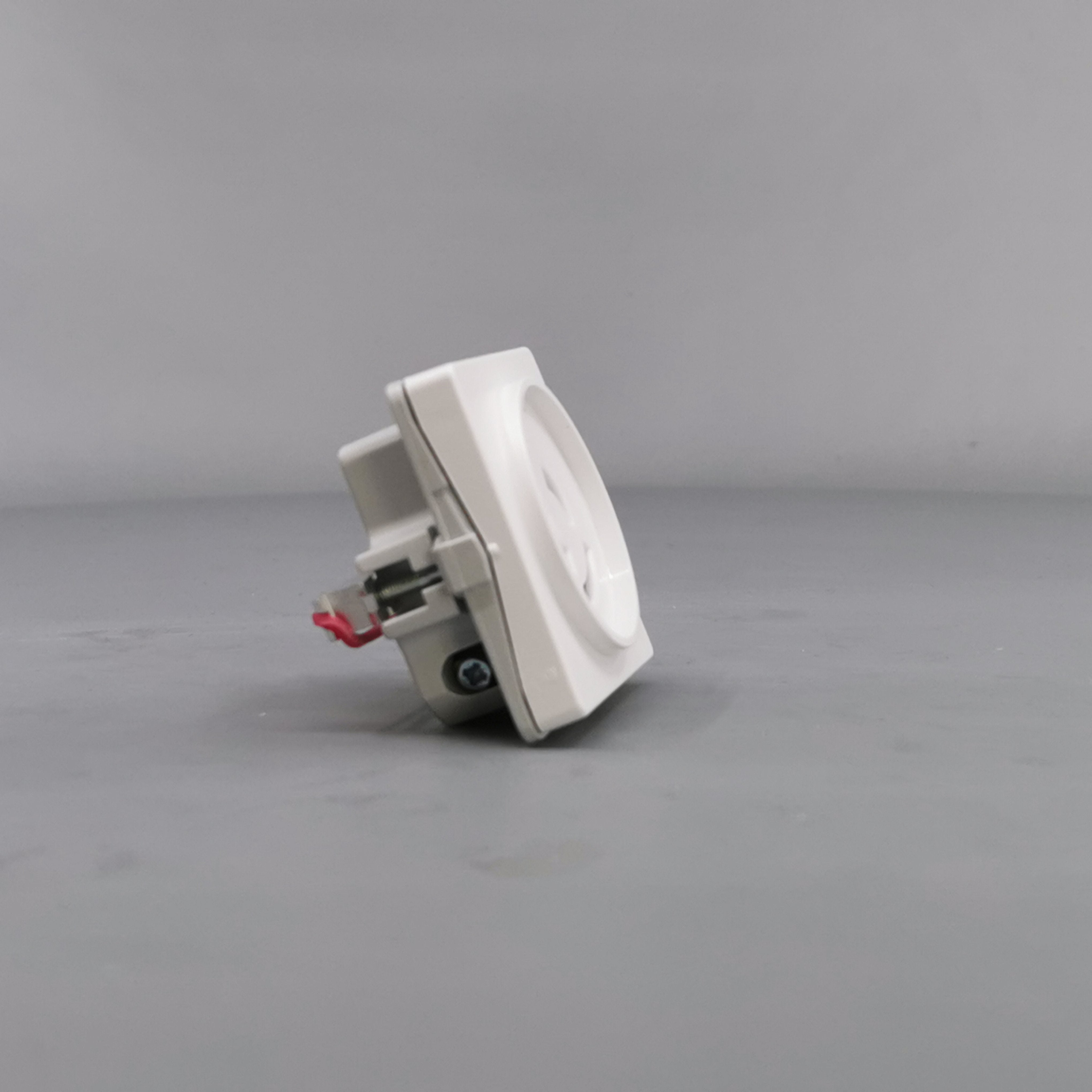 Fuga Lampestikkontakt med jord 50x50 hvid