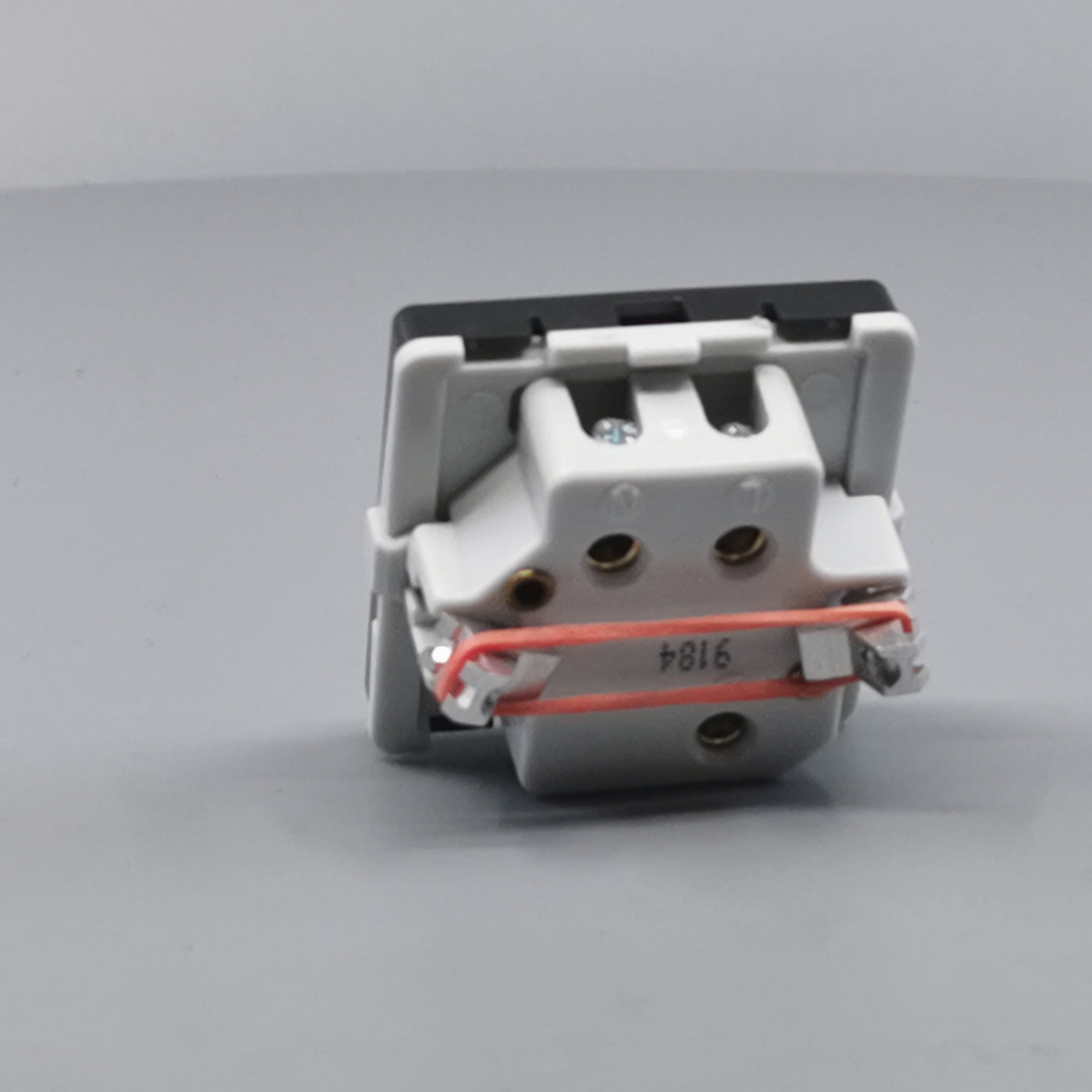 Fuga Lampestikkontakt med jord 50x50 koksgrå