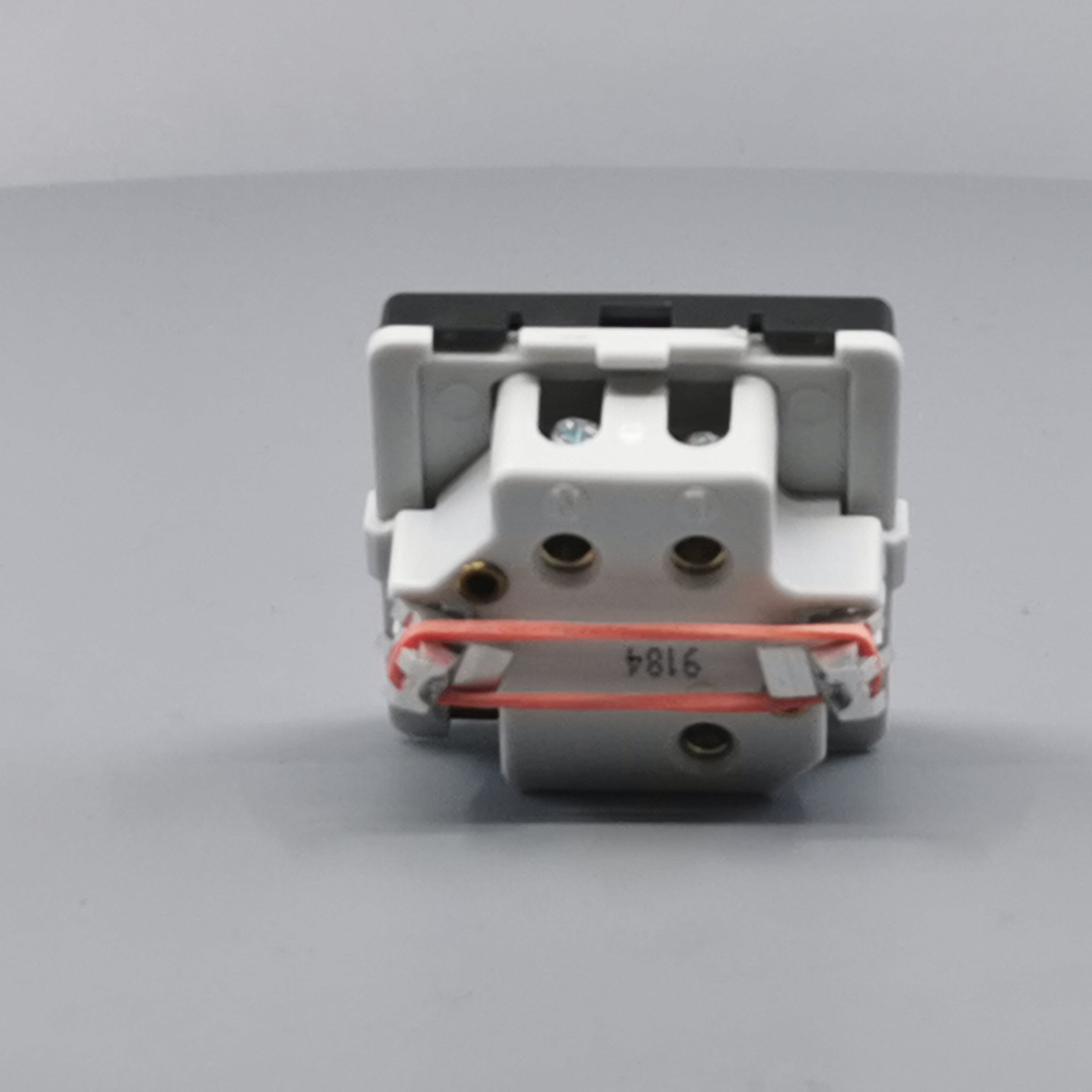 Fuga Lampestikkontakt med jord 50x50 koksgrå