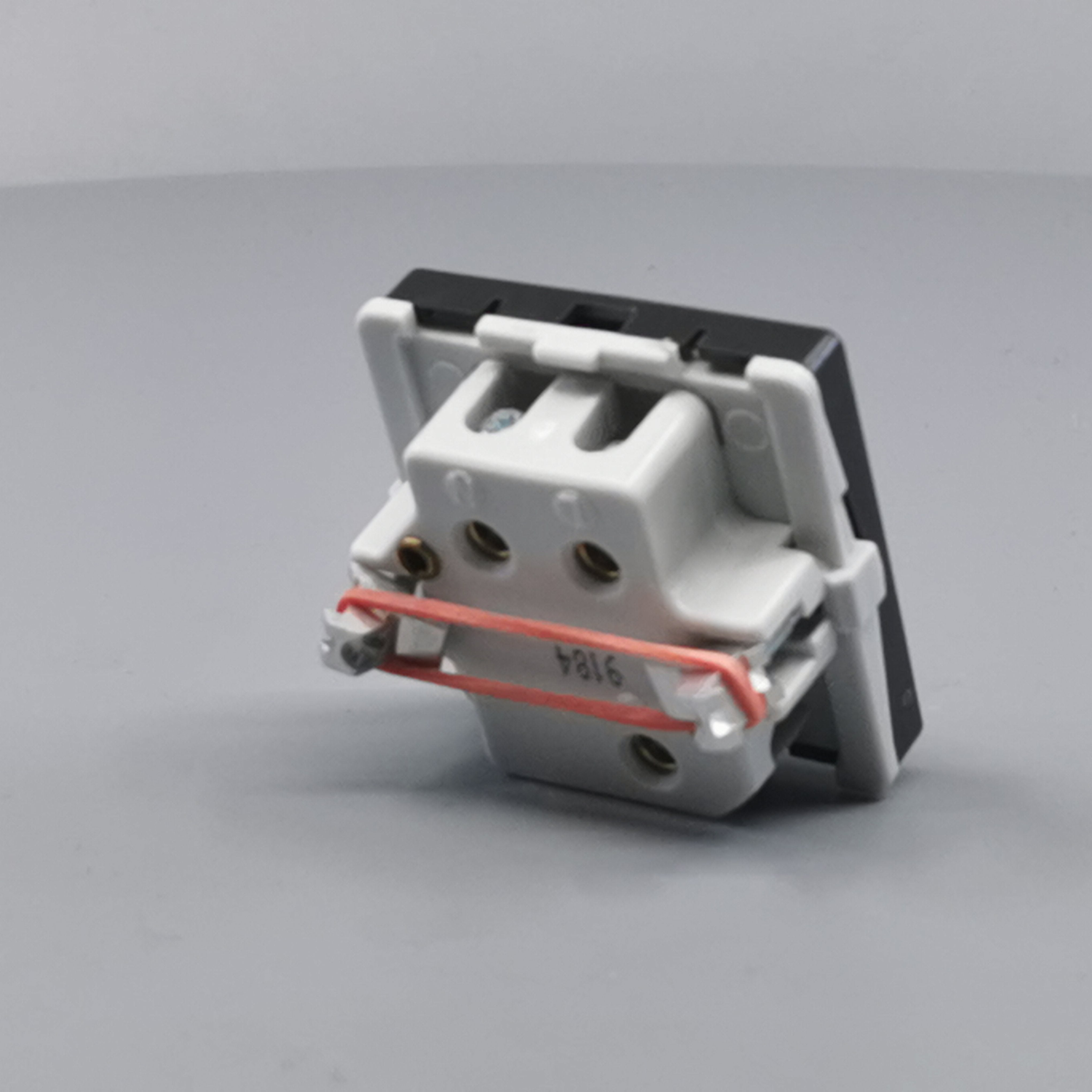 Fuga Lampestikkontakt med jord 50x50 koksgrå