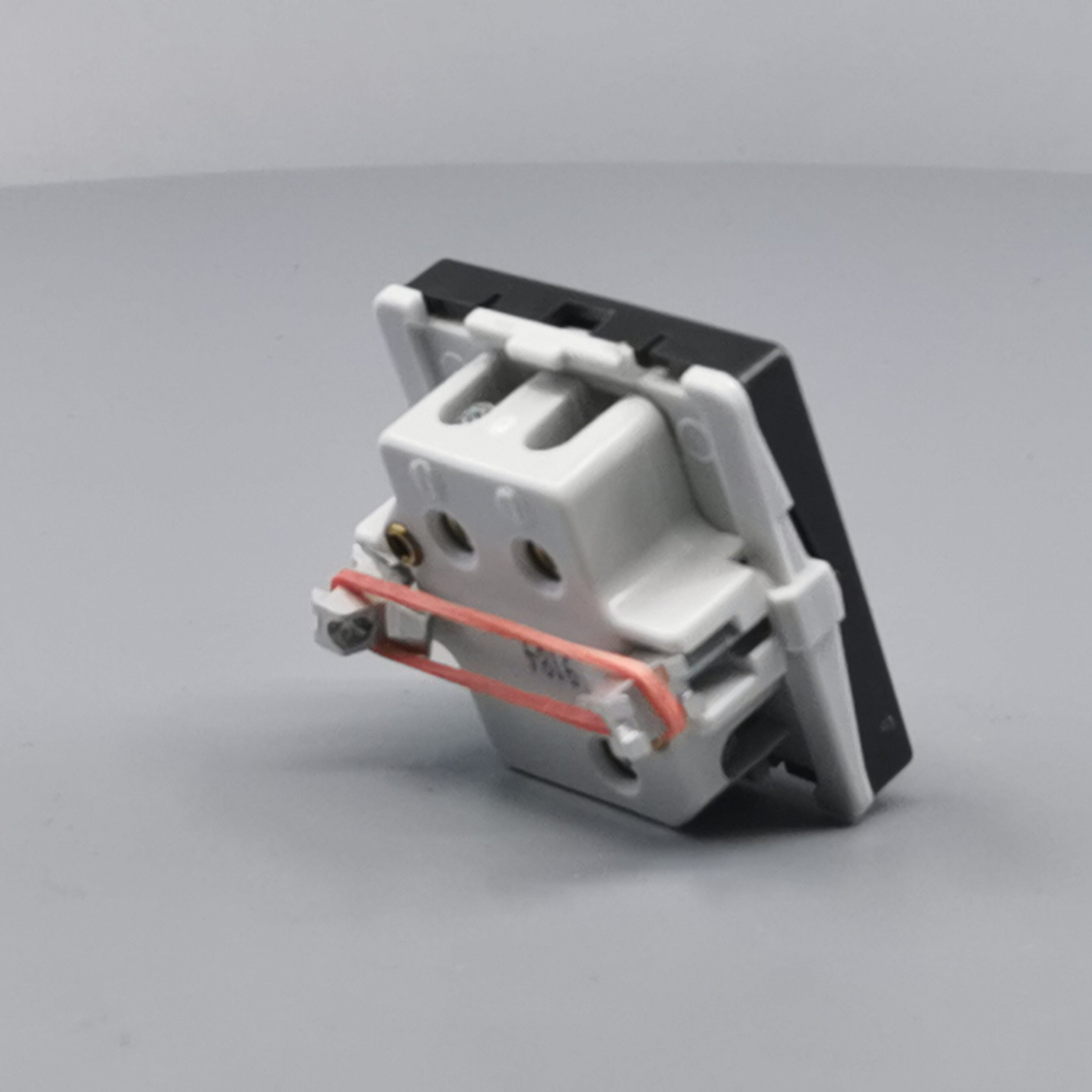 Fuga Lampestikkontakt med jord 50x50 koksgrå