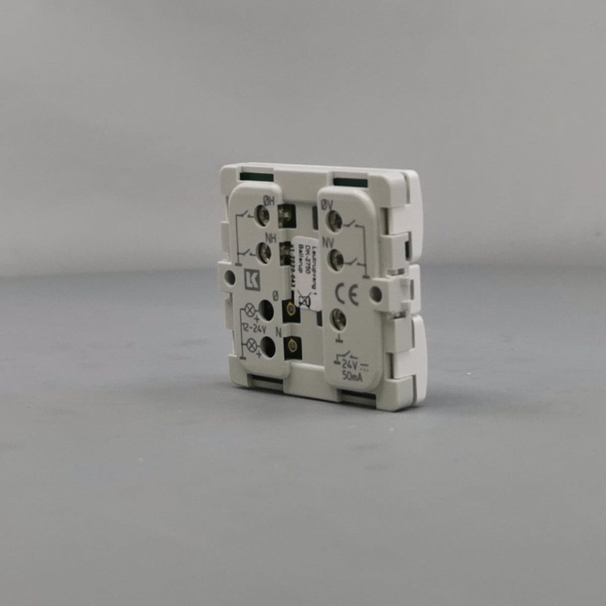 Fuga Svagstrømstryk 4 slutte hvid (360° frame 16)