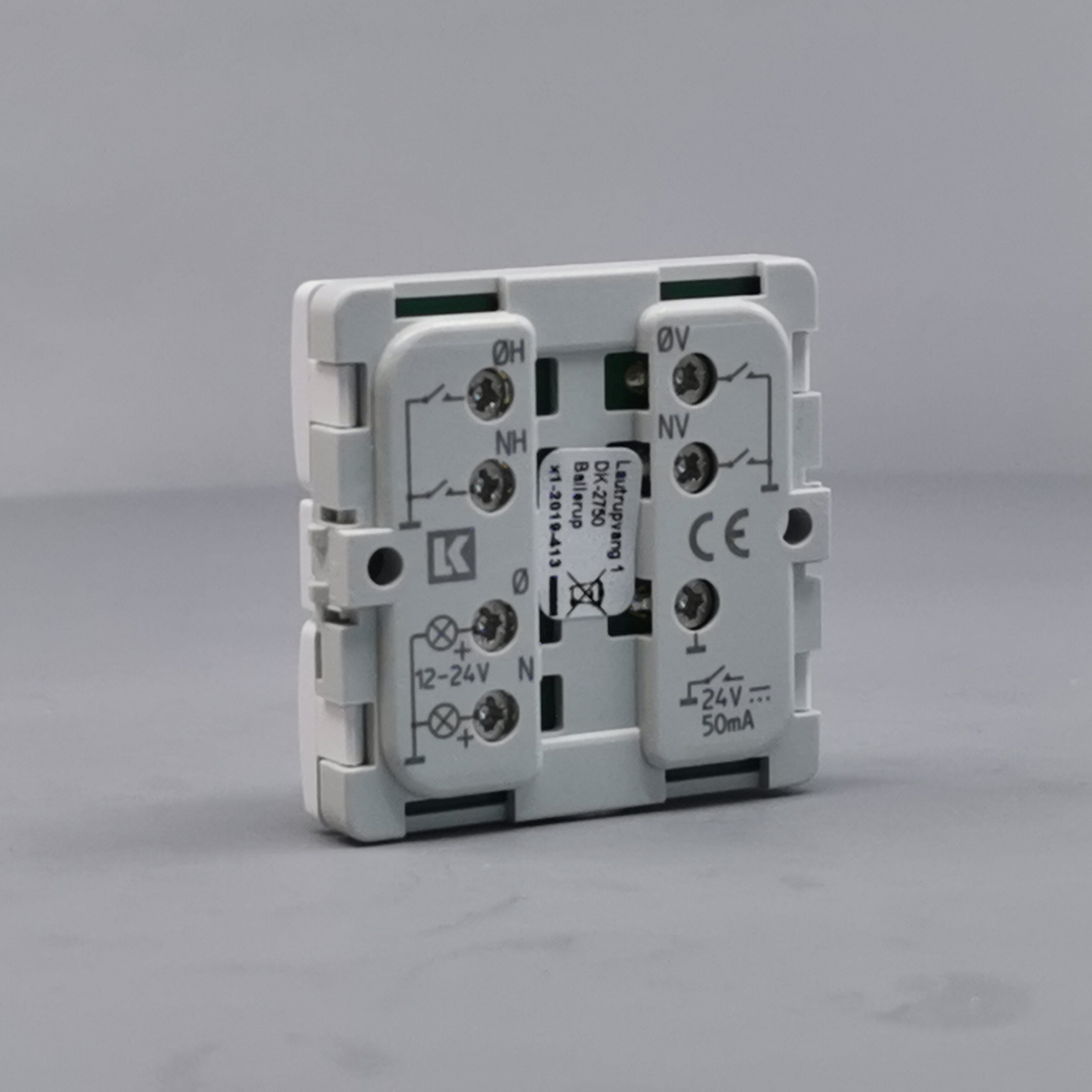 Fuga Svagstrømstryk 4 slutte og 2 lysdiode hvid