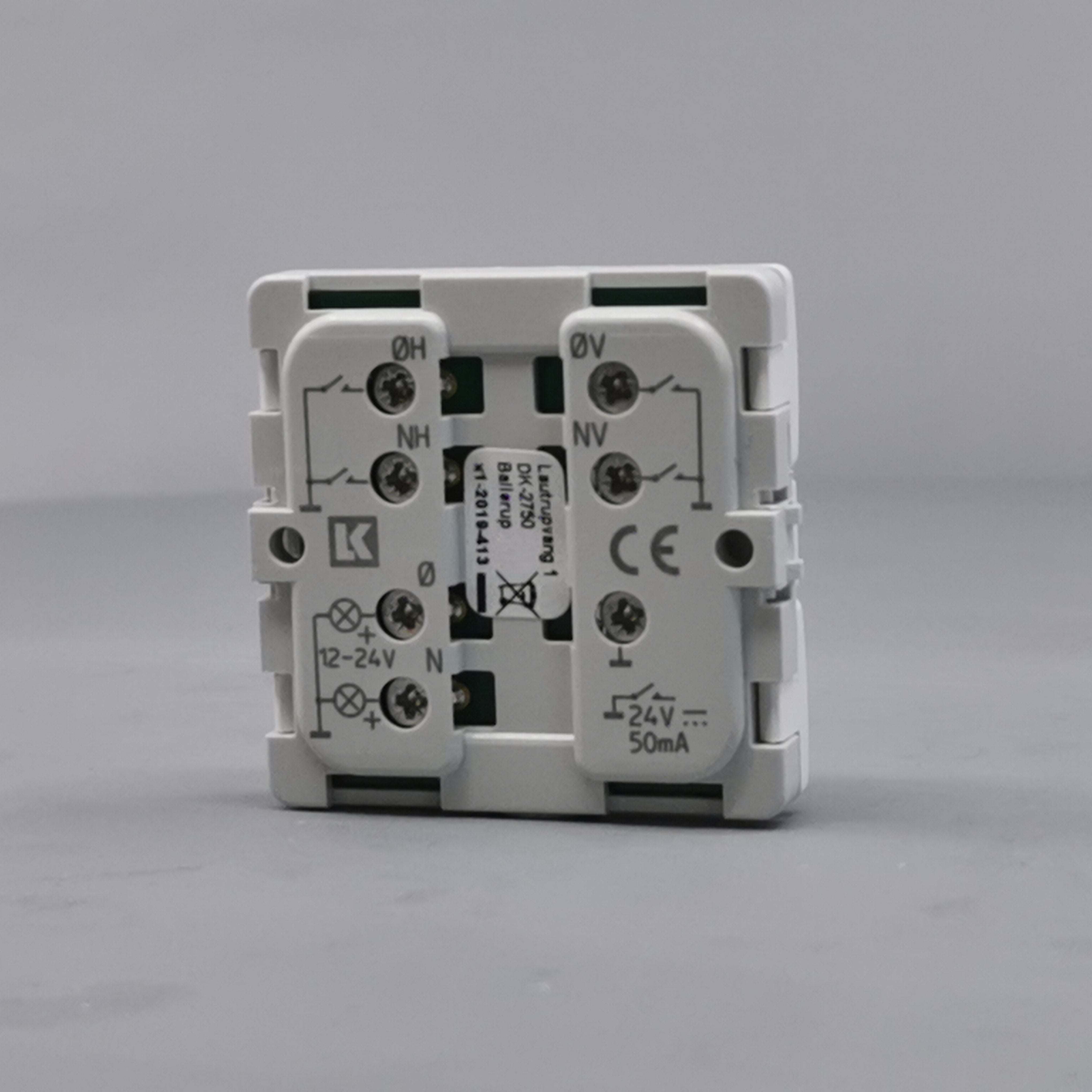 Fuga Svagstrømstryk 4 slutte og 2 lysdiode hvid