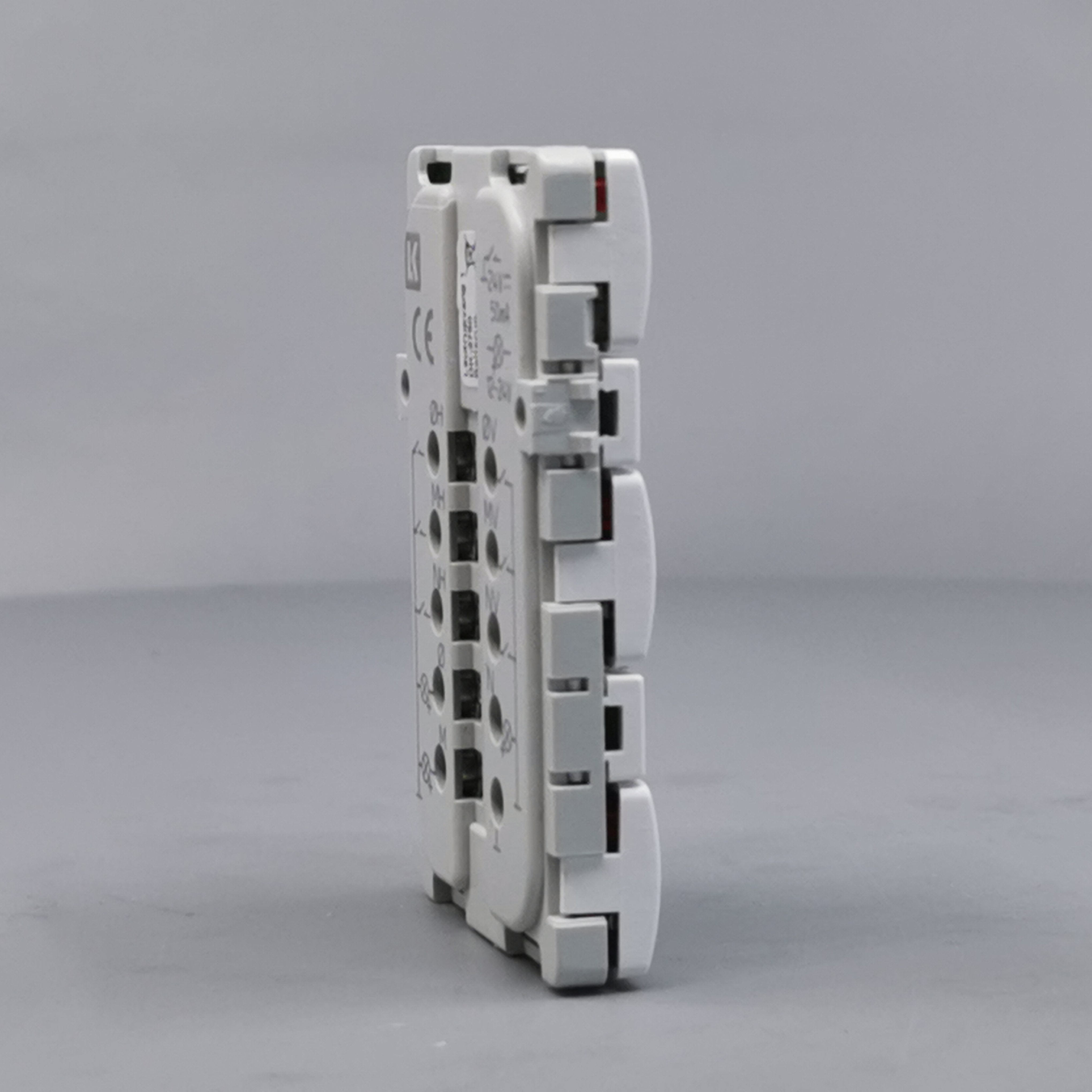 Fuga Svagstrømstryk 6 slutte og 3 lysdiode hvid