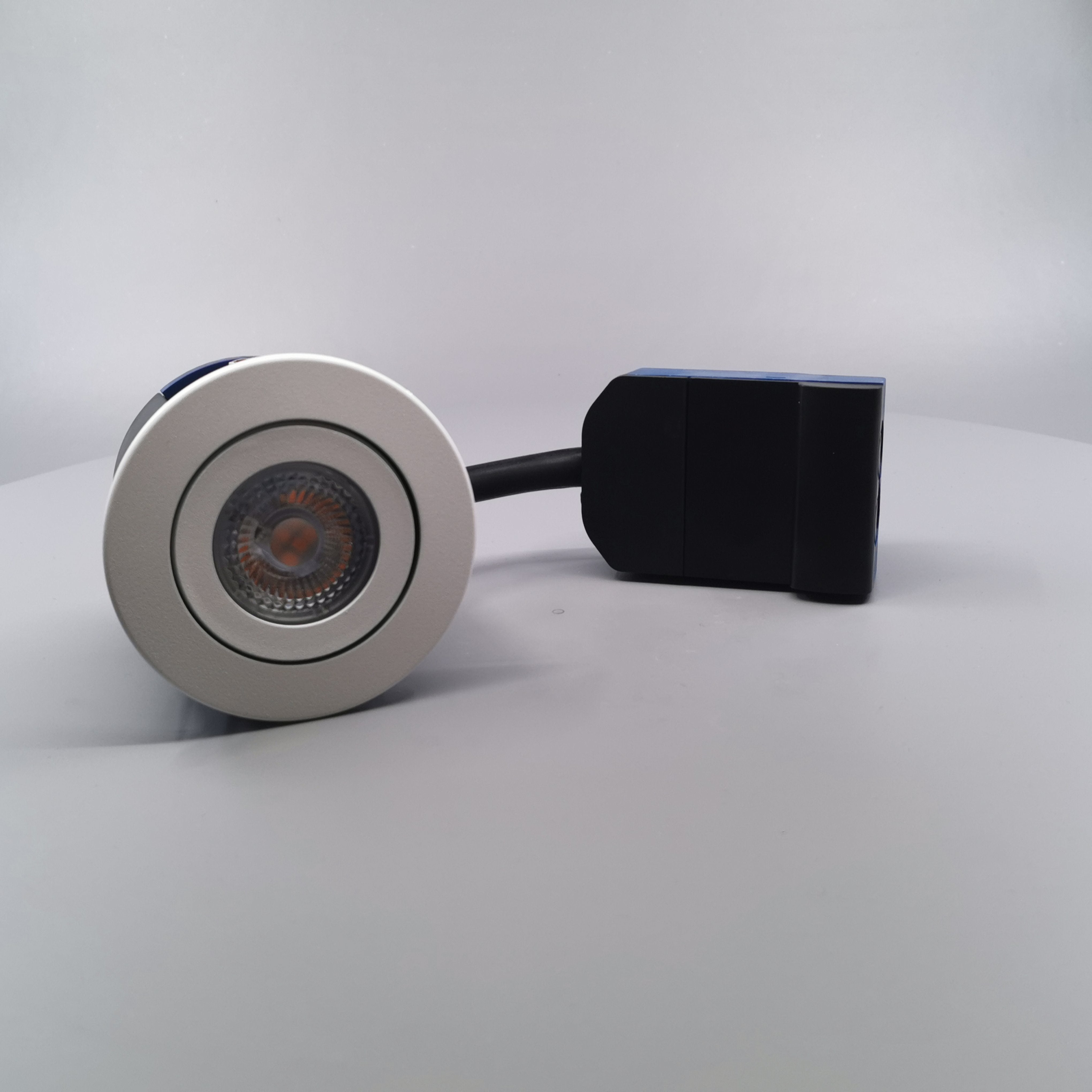 LED spot til udendørs m. 5W pære - Mat hvid