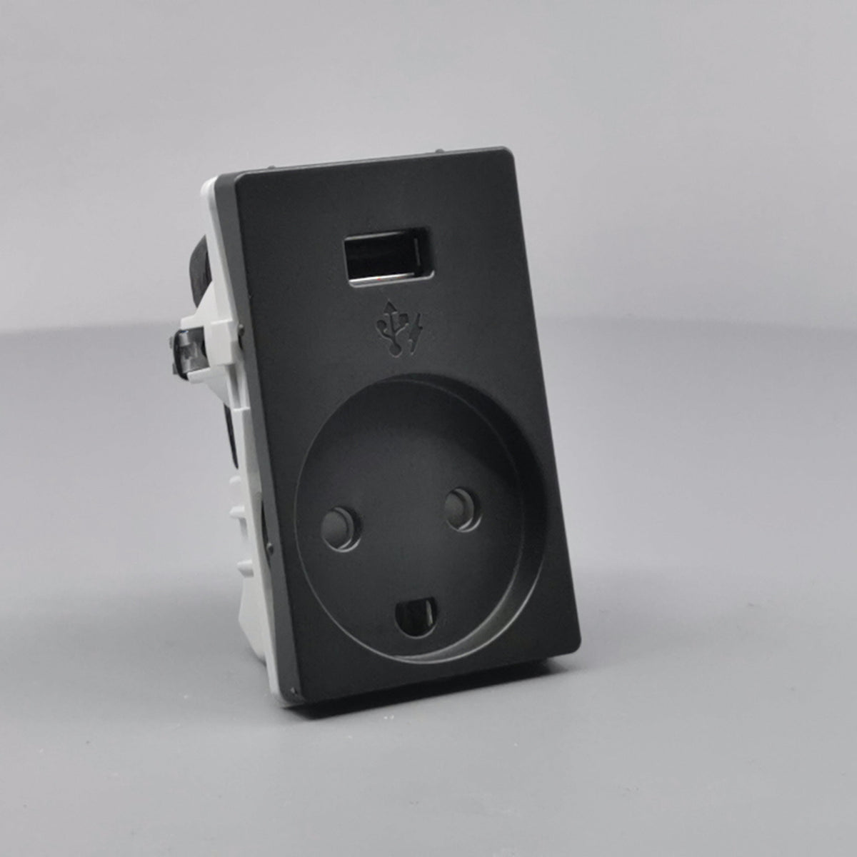 FUGA Stikkontakt med USB-lader og Jord Koksgrå (360° frame 23)
