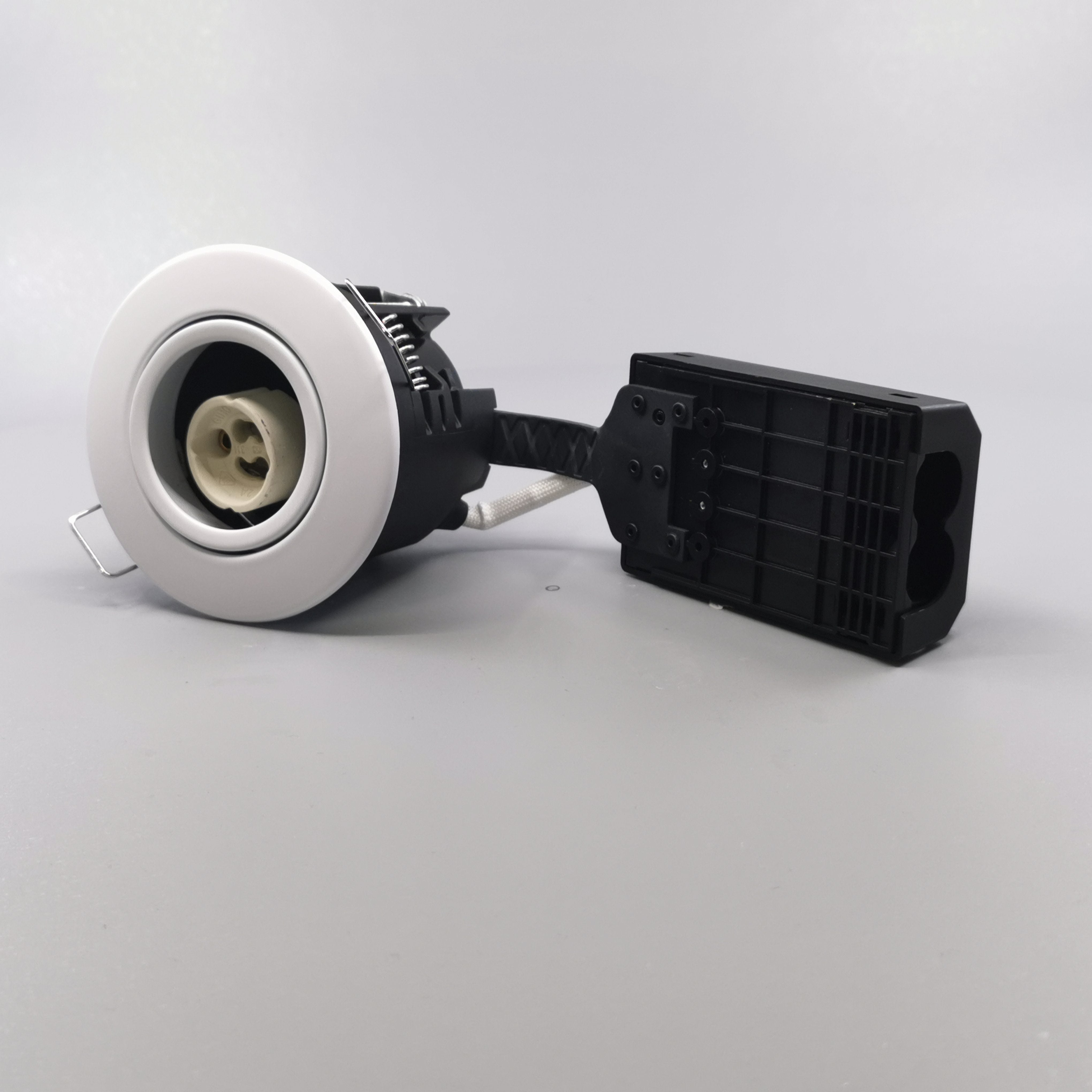 Pro Uni Install m. GU10 fatning - Rund, mat hvid