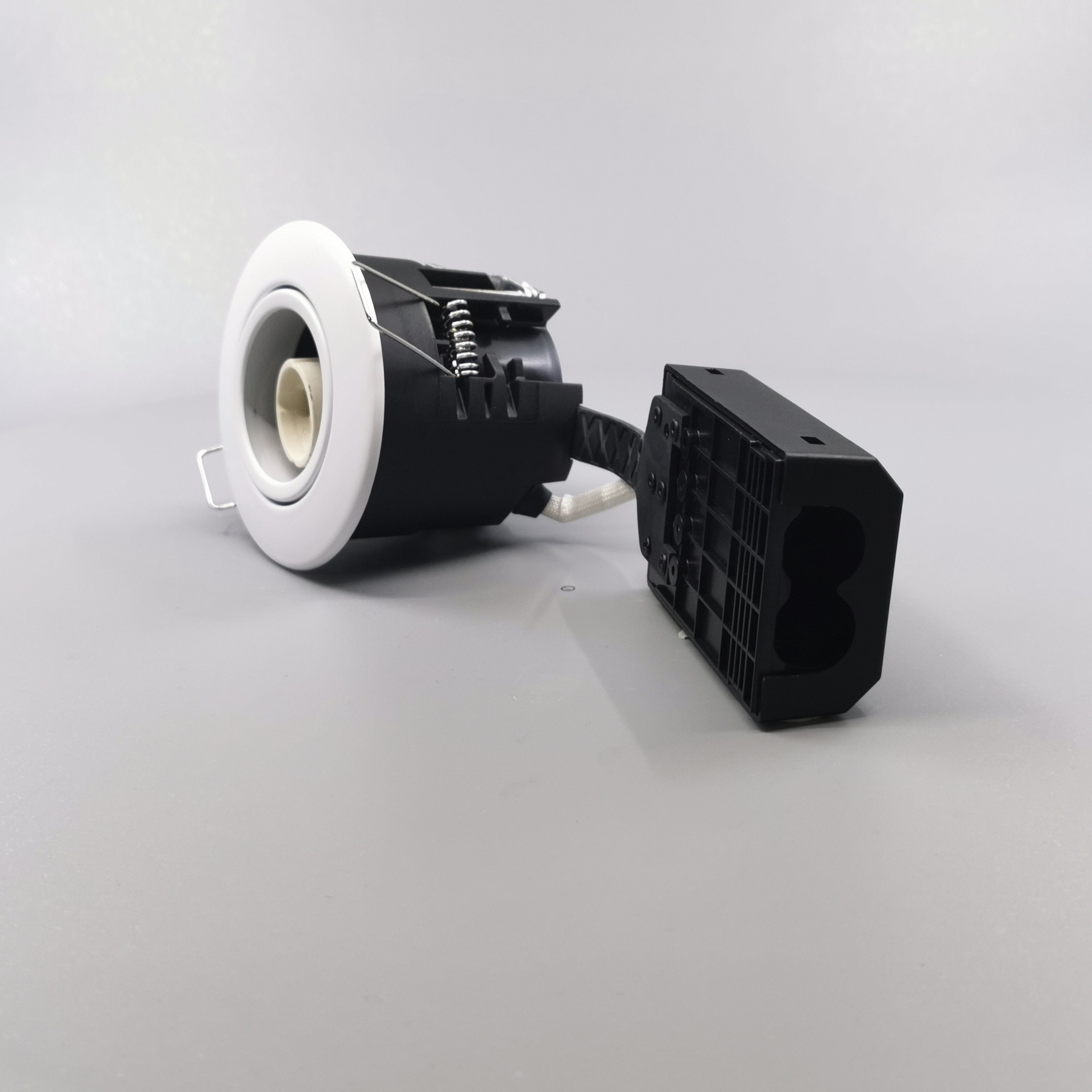 Pro Uni Install m. GU10 fatning - Rund, mat hvid