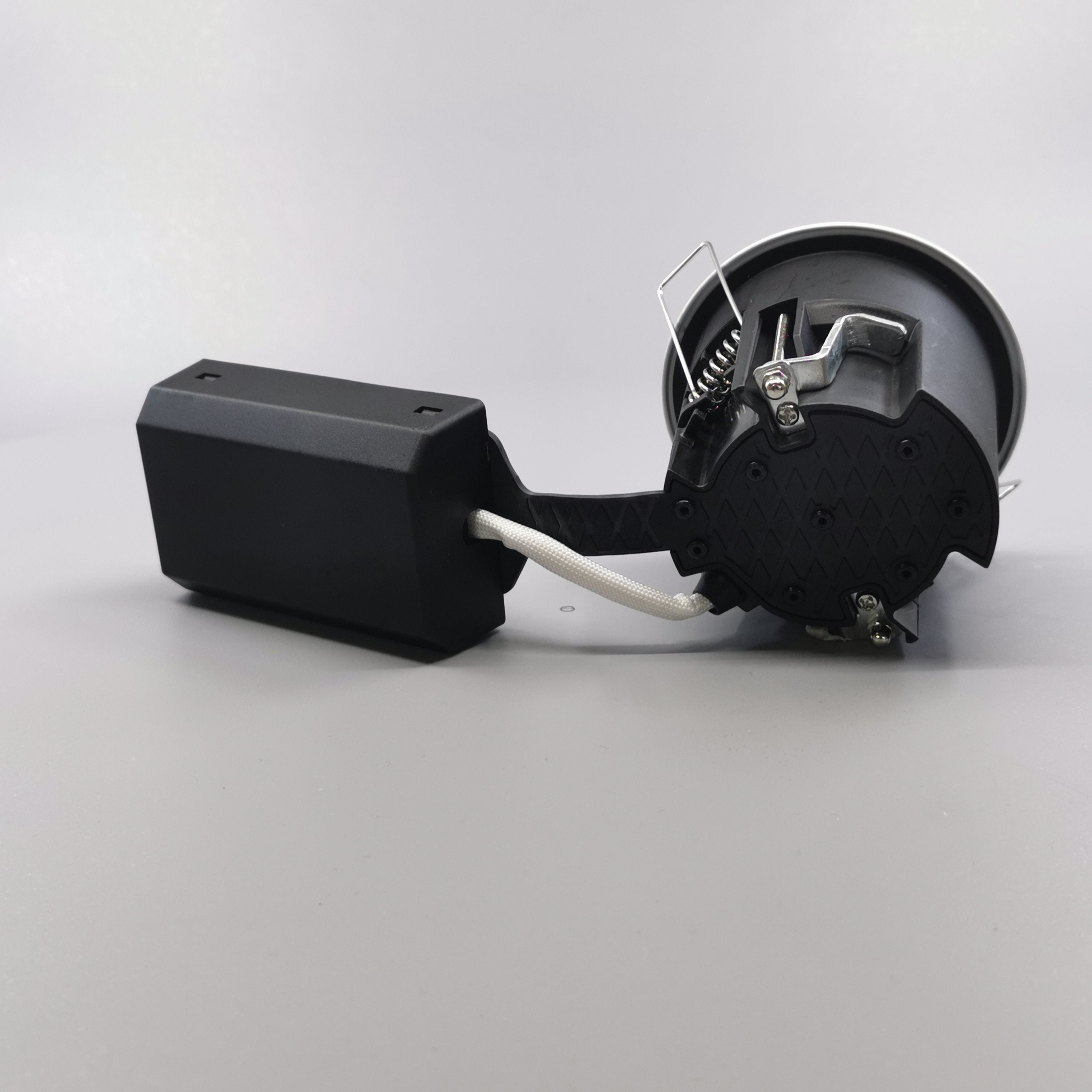 Pro Uni Install m. GU10 fatning - Rund, mat hvid