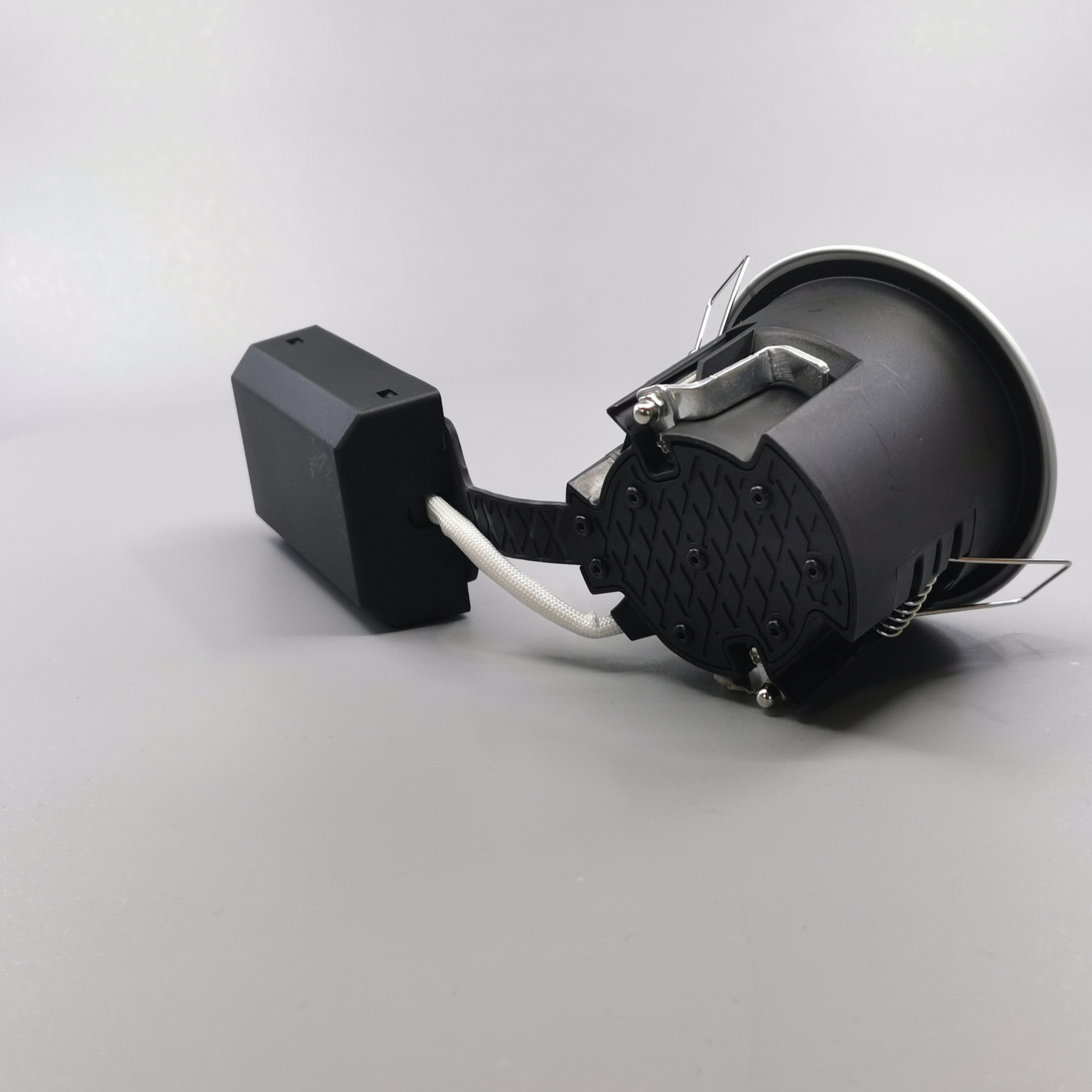 Pro Uni Install m. GU10 fatning - Rund, mat hvid