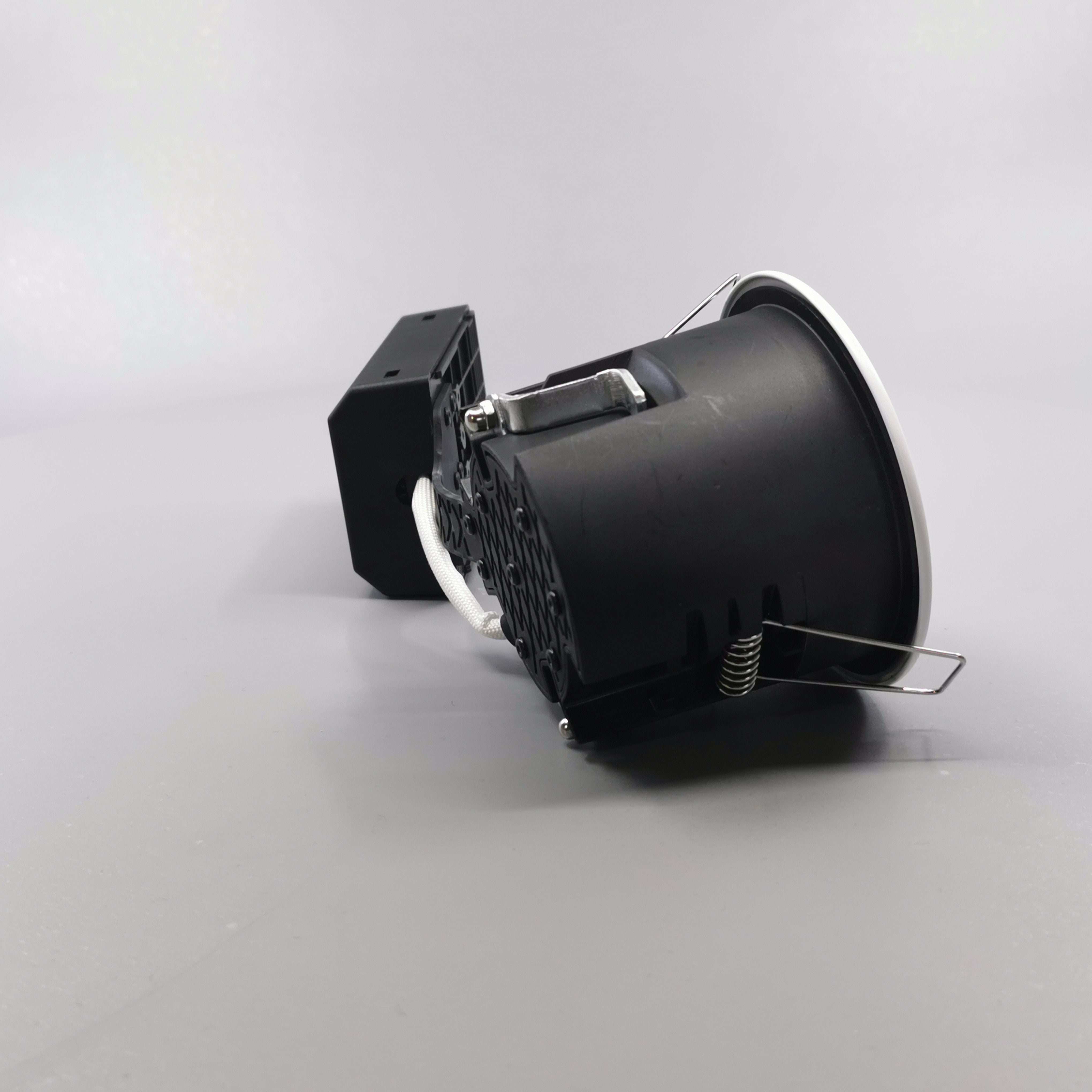 Pro Uni Install m. GU10 fatning - Rund, mat hvid