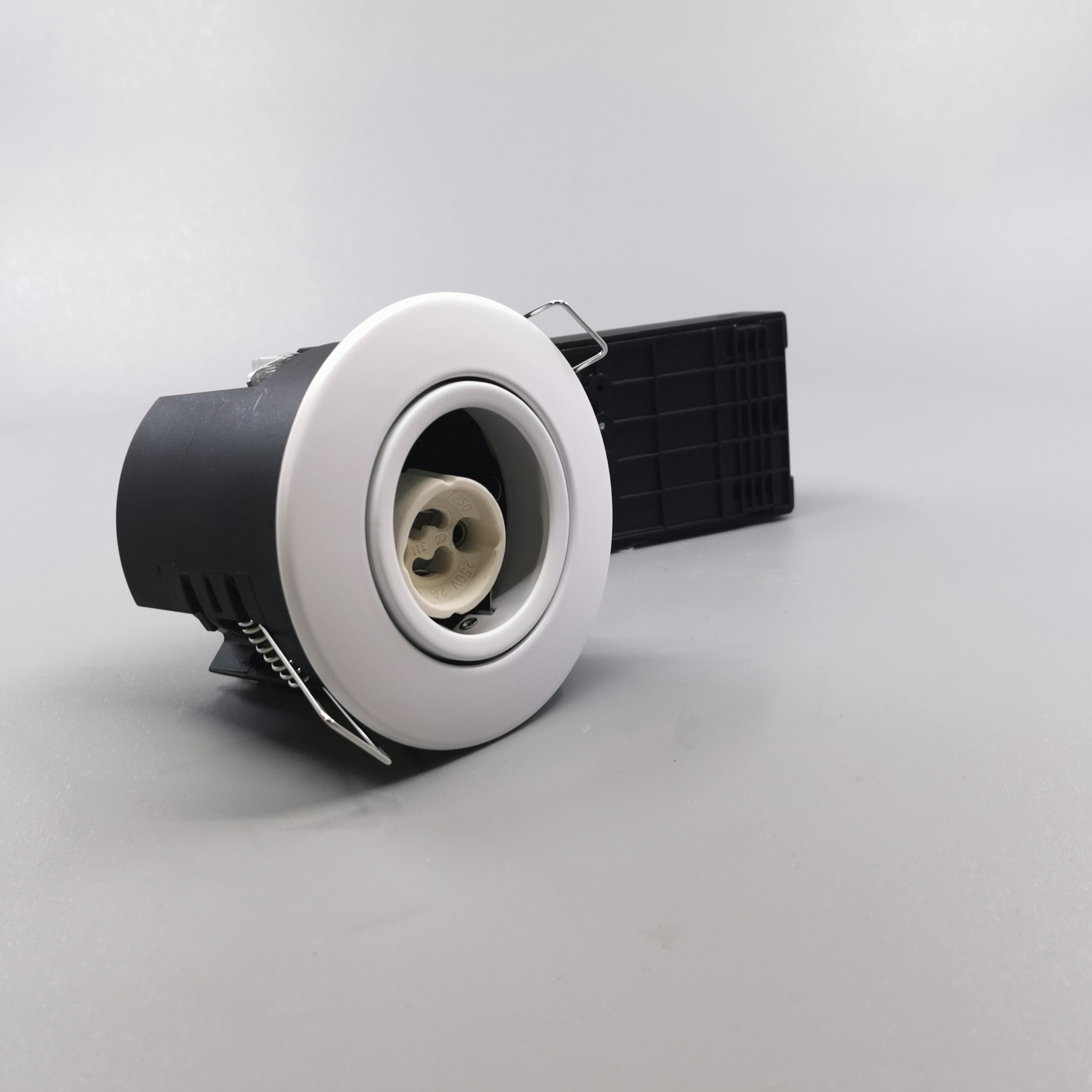 Pro Uni Install m. GU10 fatning - Rund, mat hvid