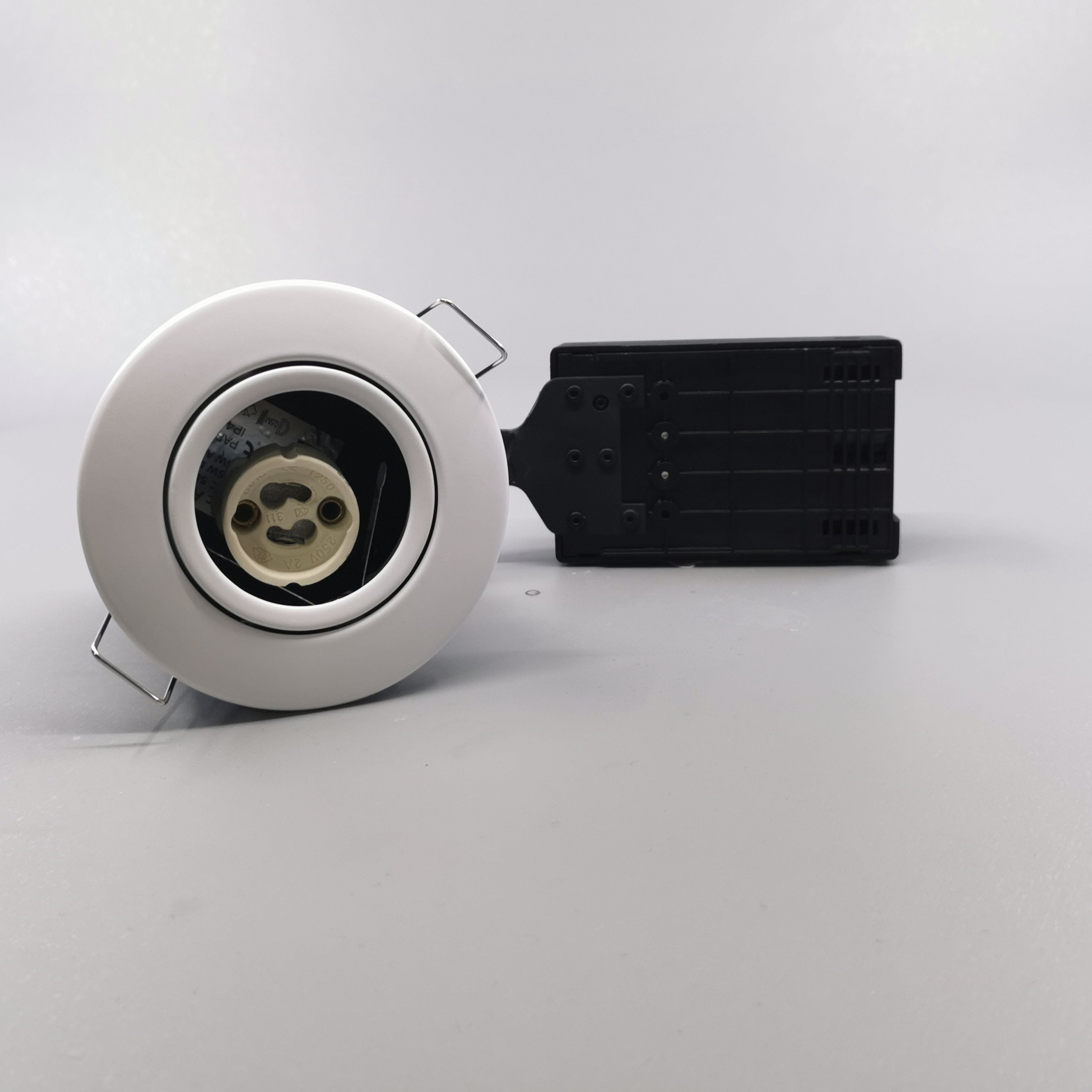 Pro Uni Install m. GU10 fatning - Rund, mat hvid