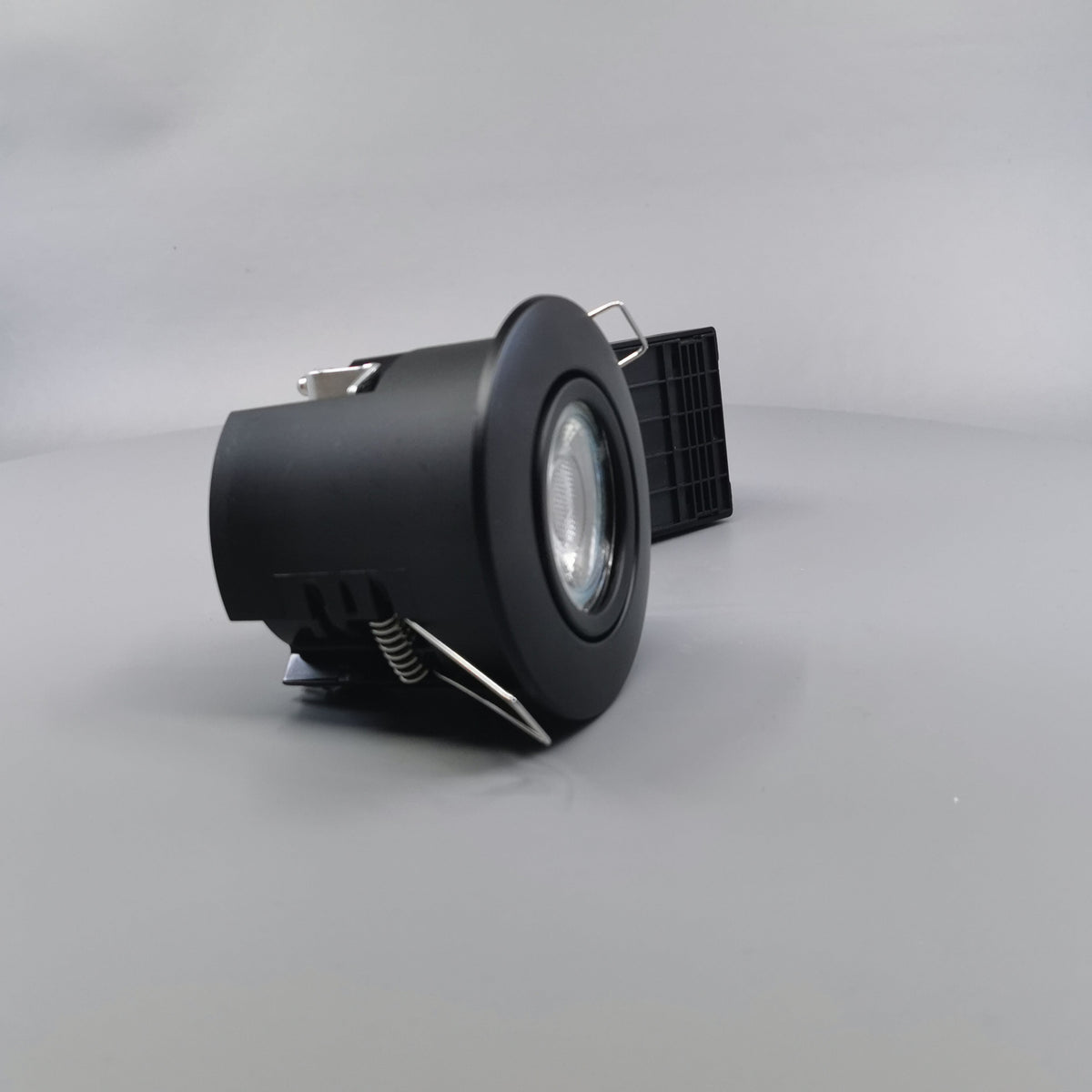 Pro Uni Install m. 6W 3-trins dæmpbar pære 3000K - mat sort (360° frame 21)