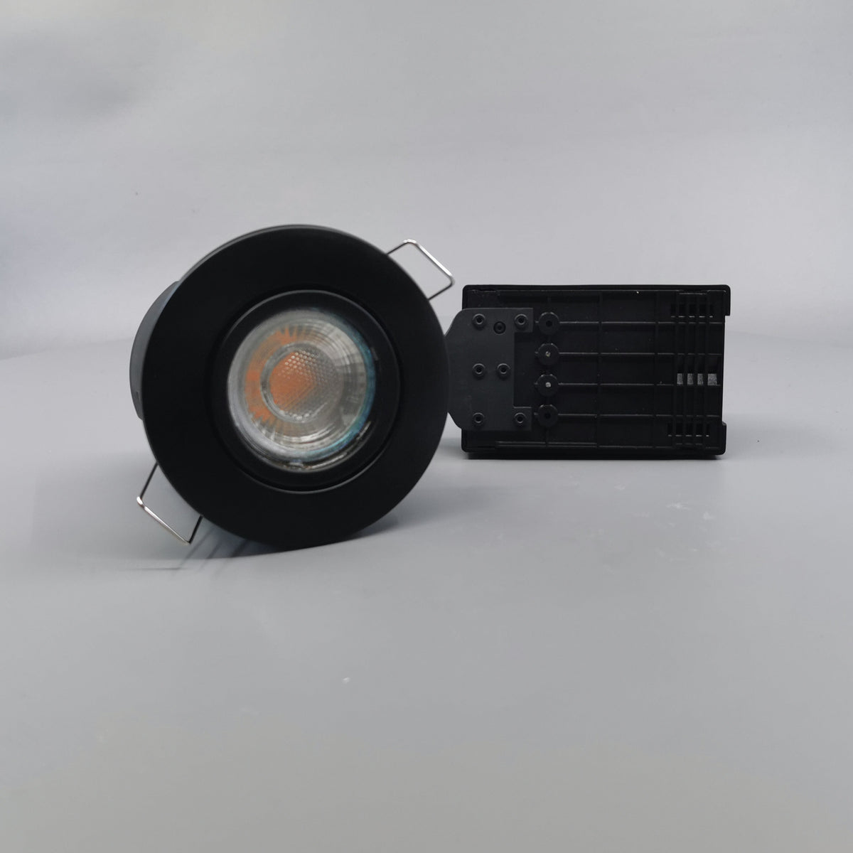 Pro Uni Install m. 6W 3-trins dæmpbar pære 3000K - mat sort (360° frame 24)