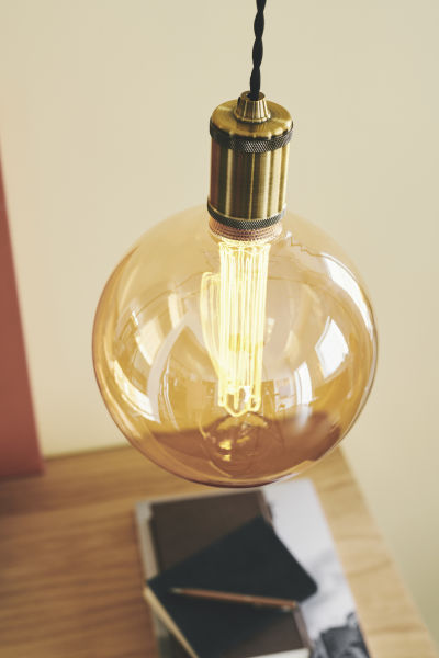 COLORS DIM LED Globe G125 E27 5W Amber