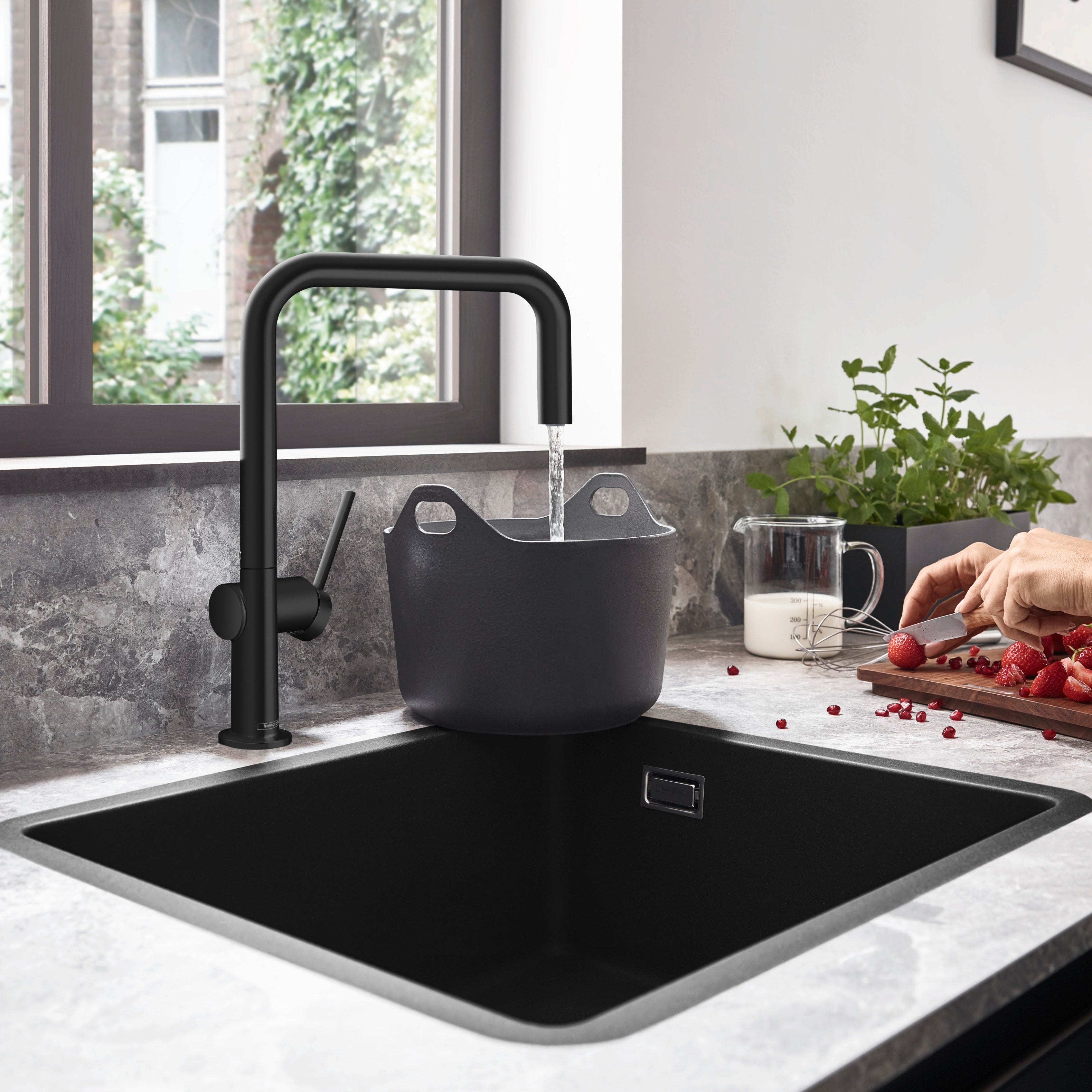 Hansgrohe Talis M54 køkkenarmatur 220 U 1jet, mat sort