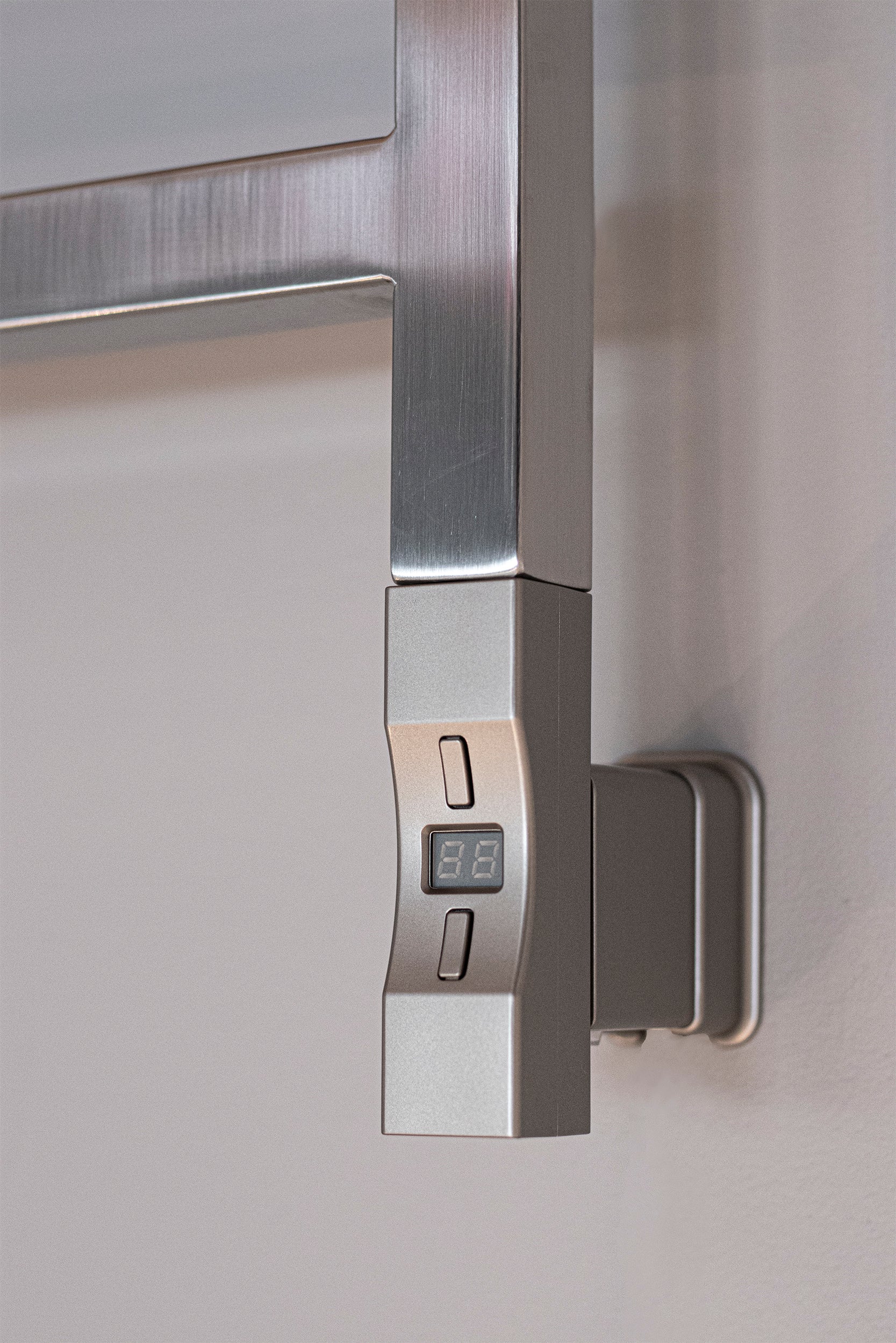Nuvo 2 elvarmeelement, ½", 600W, firkantet profil, steel