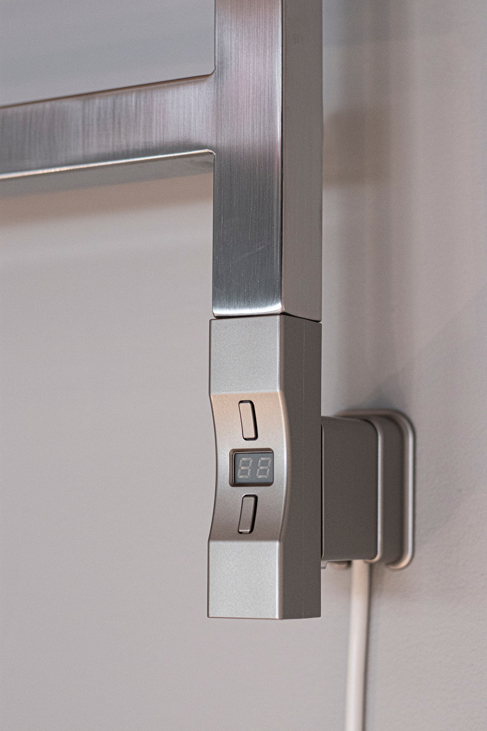 Nuvo 2 elvarmeelement, ½", 600W, firkantet profil, steel